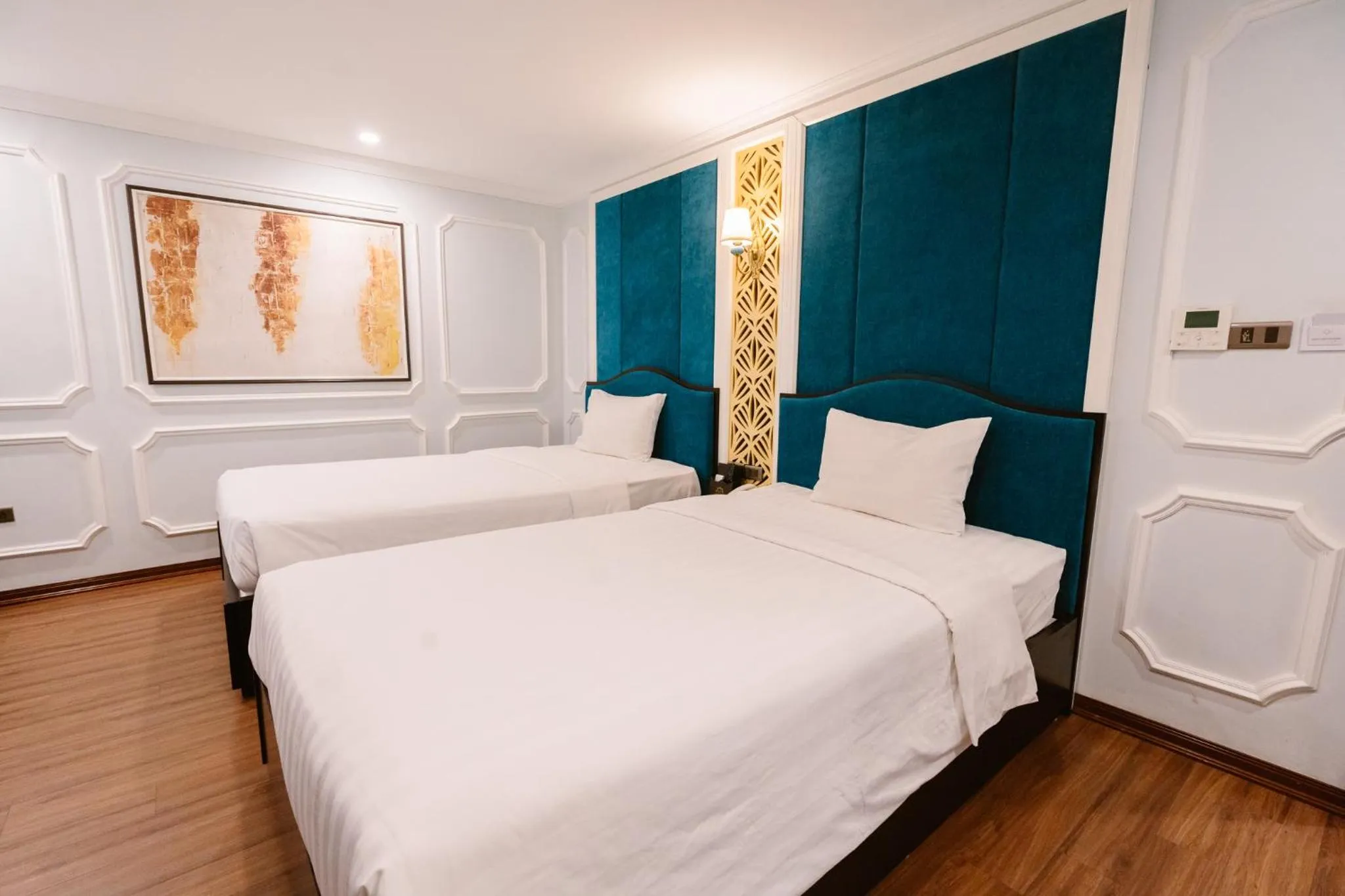 Bedroom, Bed in Hồng Vận Hotel