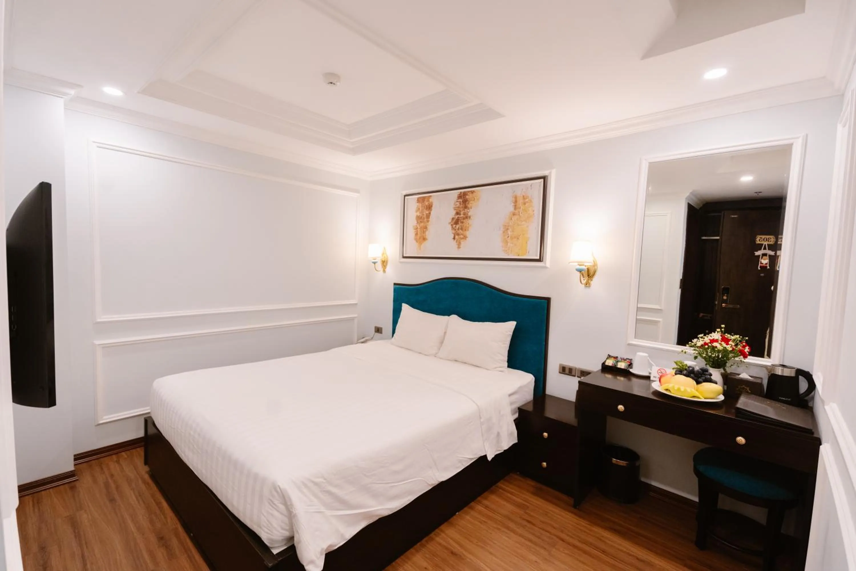 Photo of the whole room, Bed in Hồng Vận Hotel