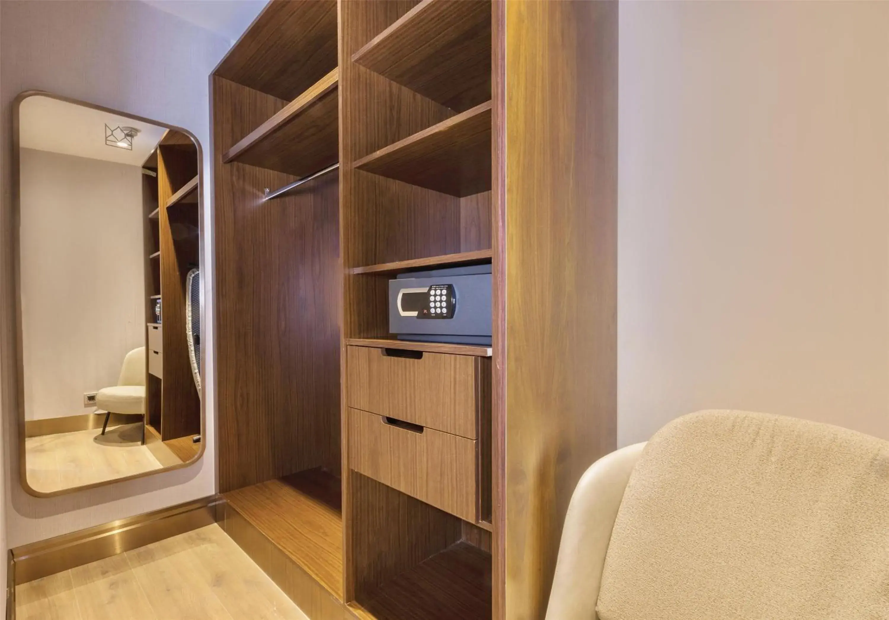 Deluxe One-Bedroom King Suite with Canal View in Hilton Samarkand Regency Deluxe One-Bedroom King Suite with Canal View in Hilton Samarkand Regency