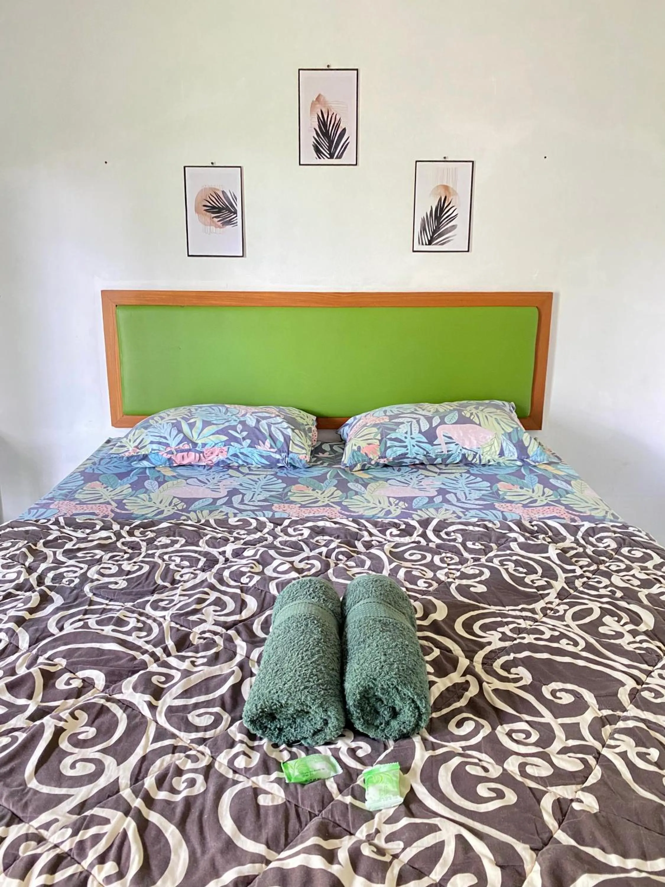 Bed in Sonosewu Guesthouse Syariah