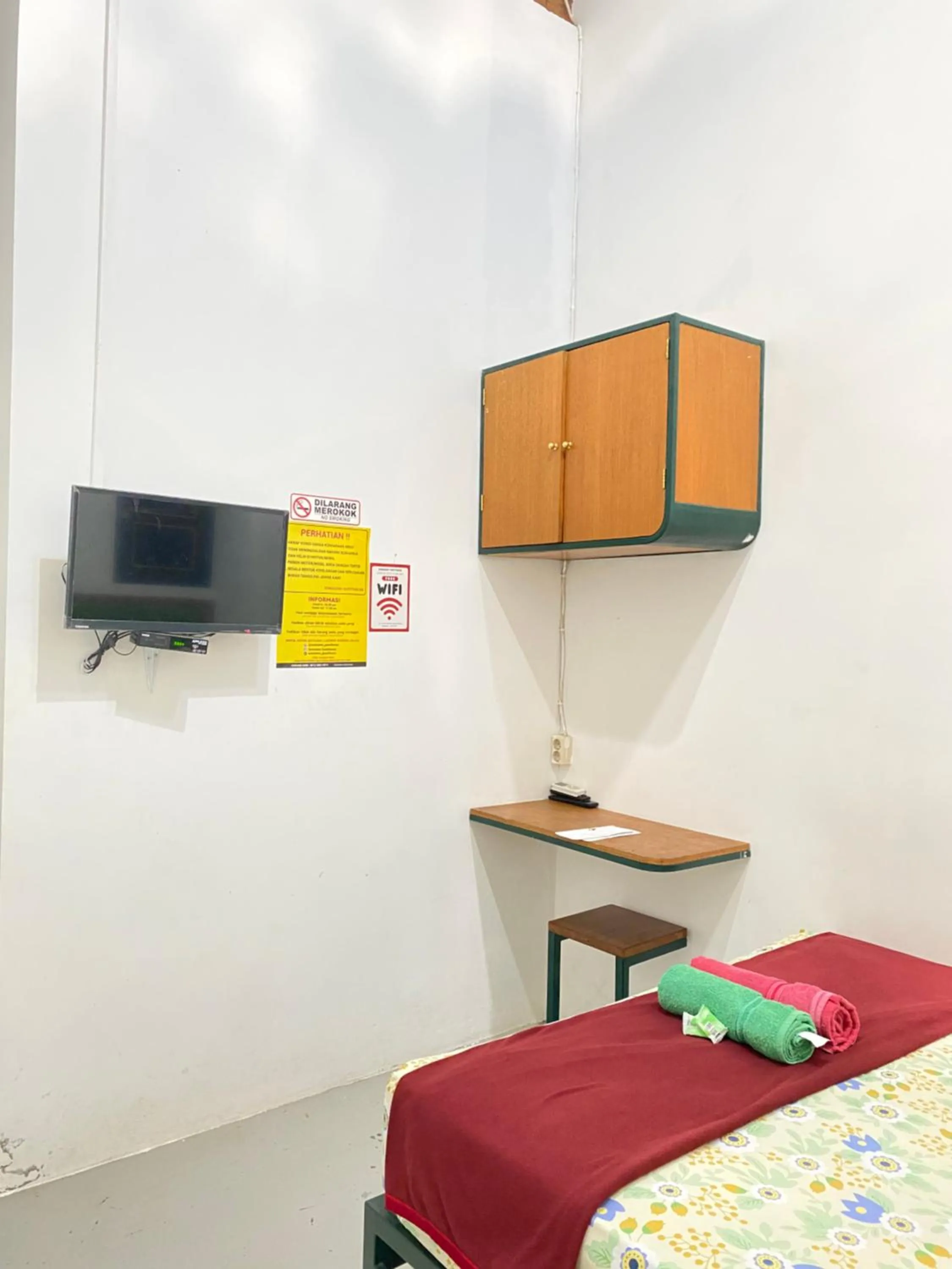 Bed in Sonosewu Guesthouse Syariah