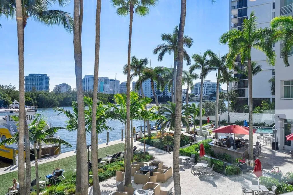 Lounge or bar in Avi Lux Stay