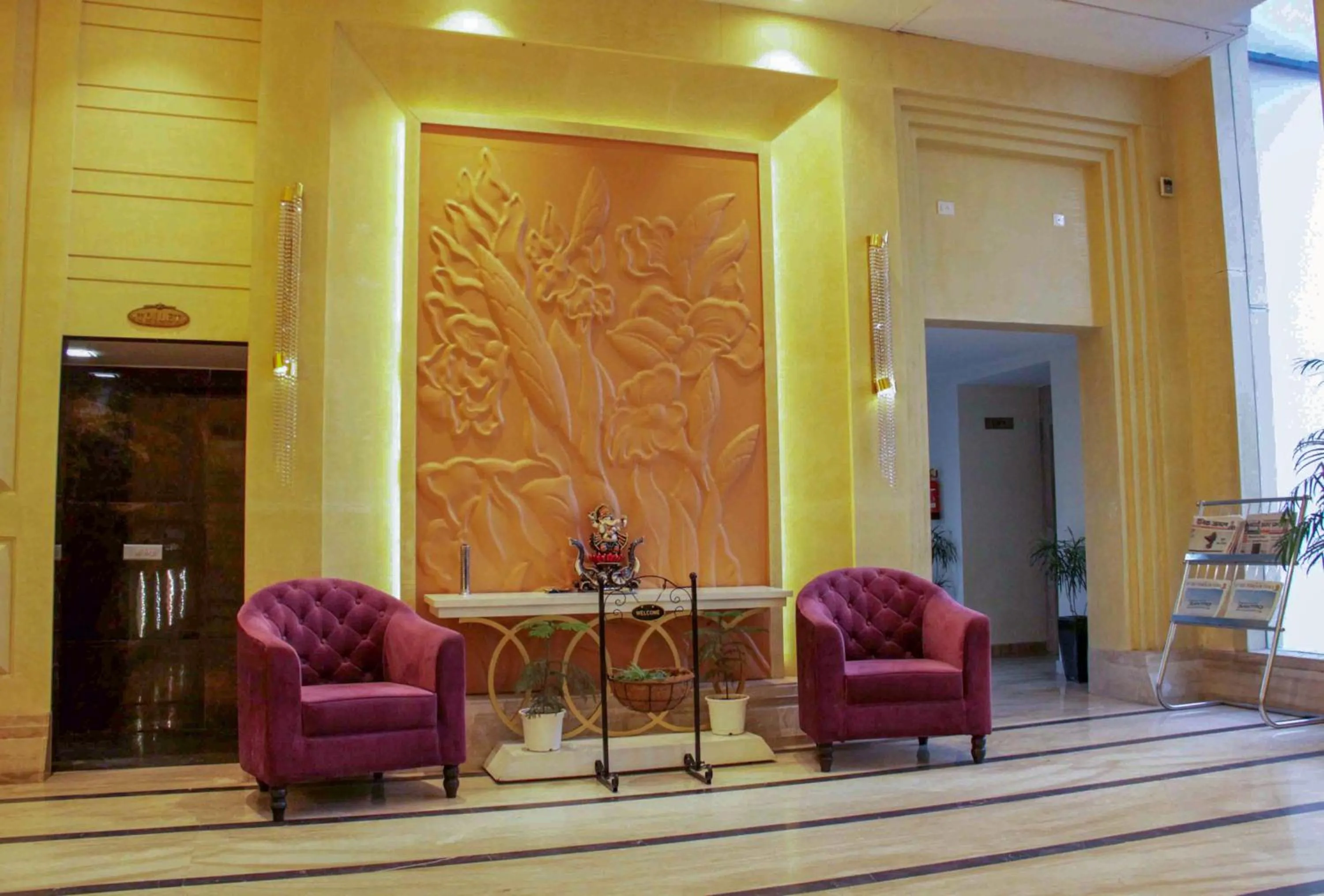 Lobby or reception in Four Leaf Hotel,Budaun