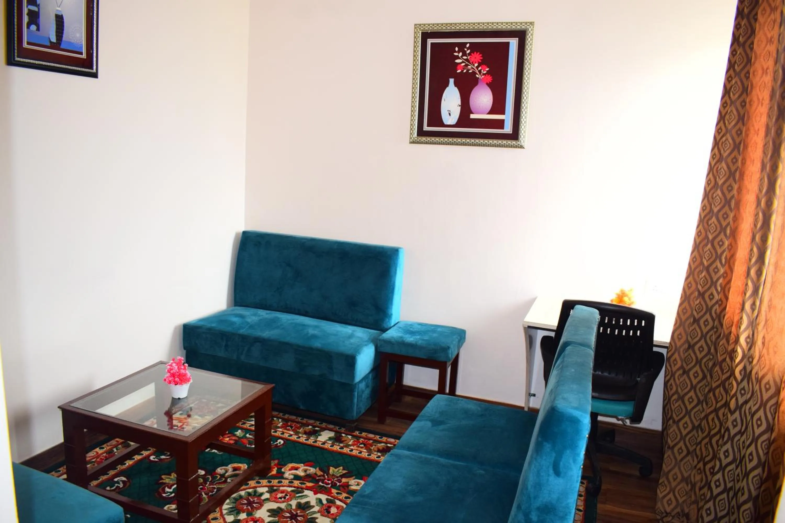 Living room in Hotel 360 by D'Polo Dharamshala