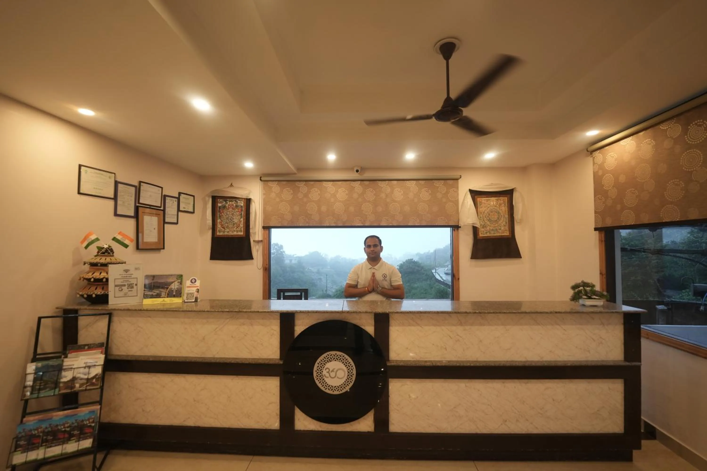 Lobby or reception in Hotel 360 by D'Polo Dharamshala