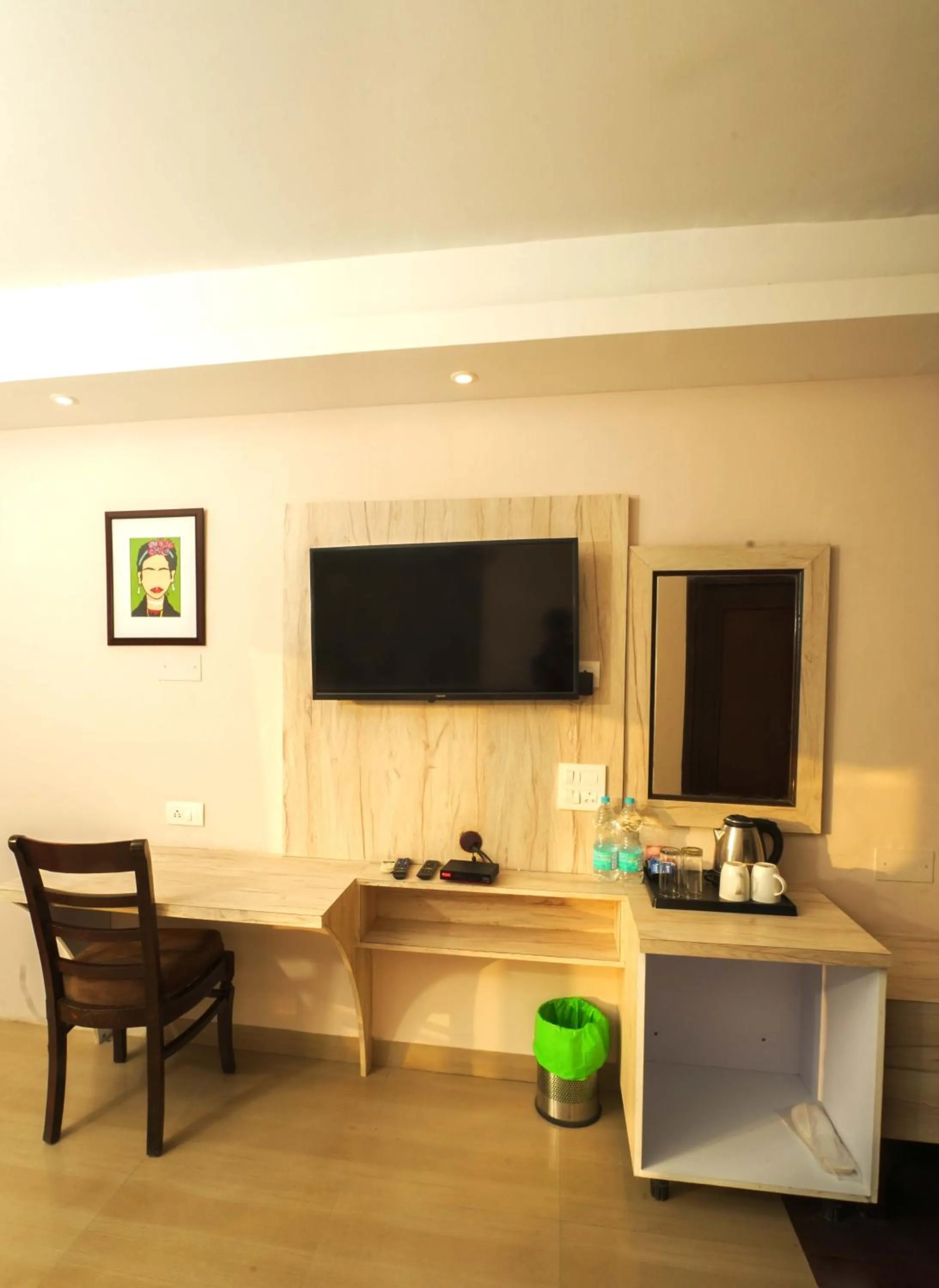 TV and multimedia in Hotel 360 by D'Polo Dharamshala