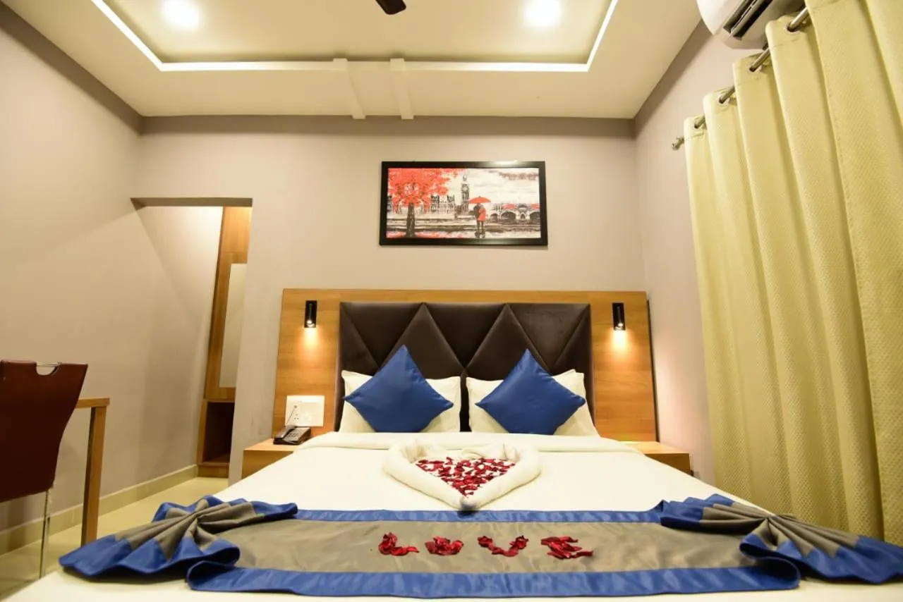 Photo of the whole room, Bed in Click Hotel Guwahati