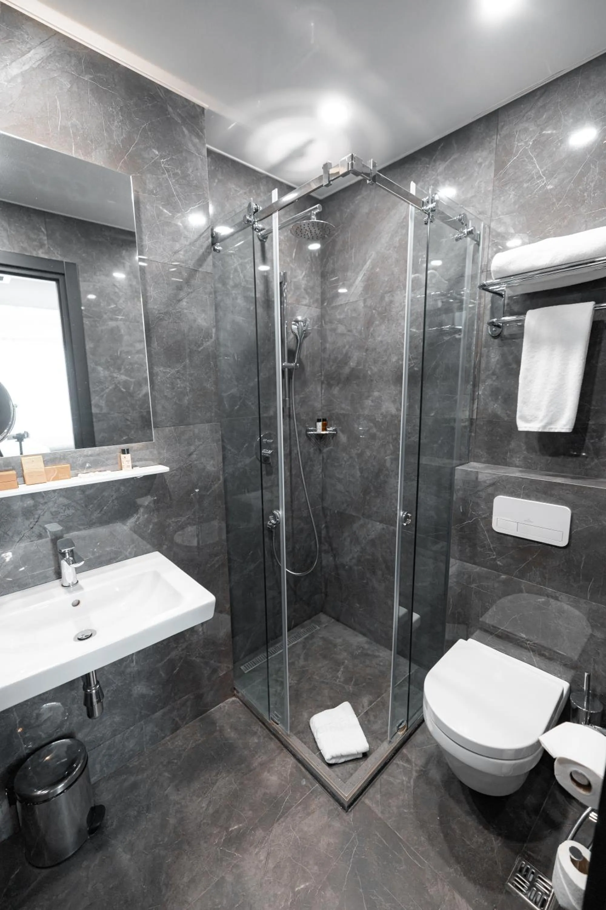 Shower in Onyx City Center