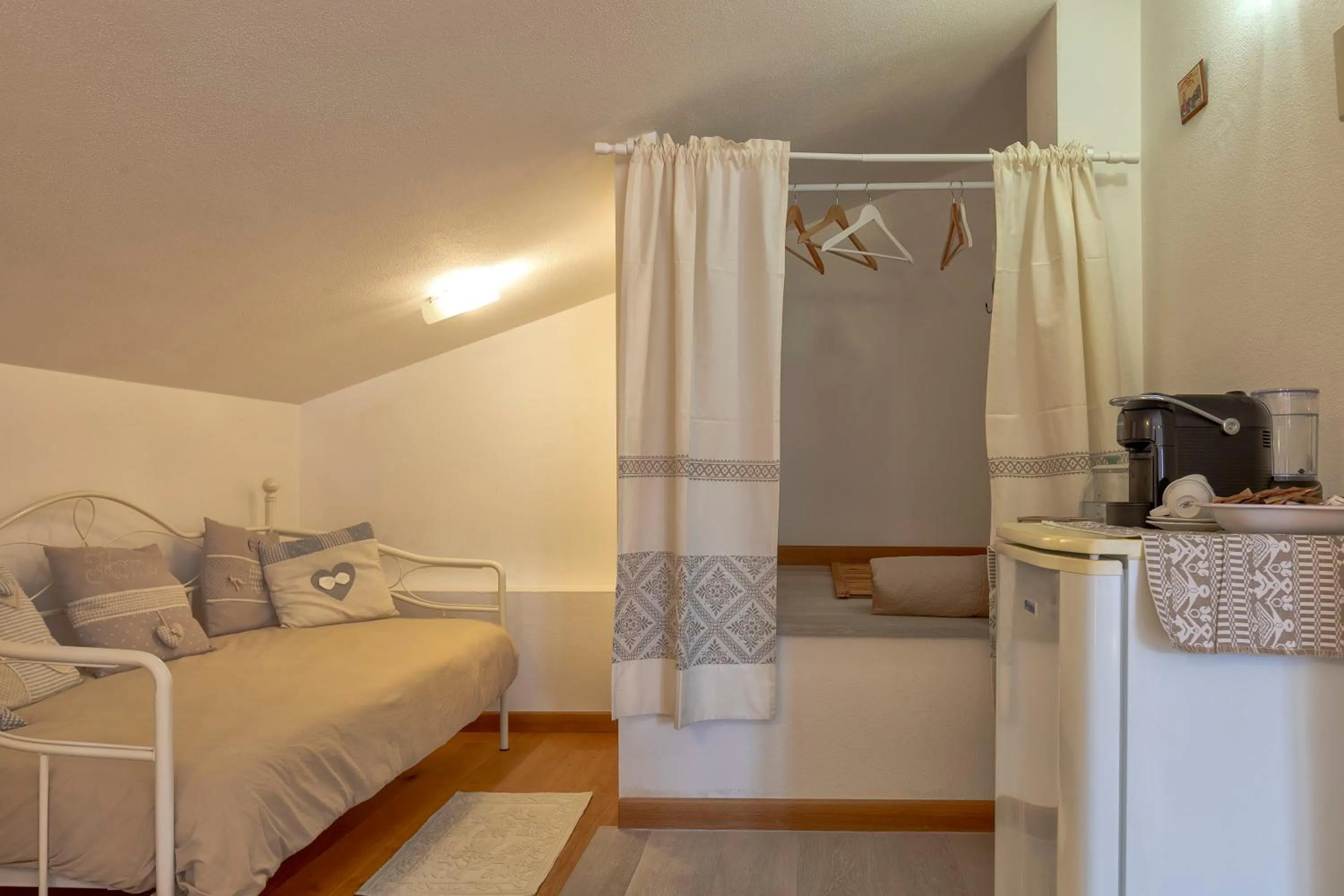 Coffee/tea facilities, Bed in Sardinia Guest House - Adults Only