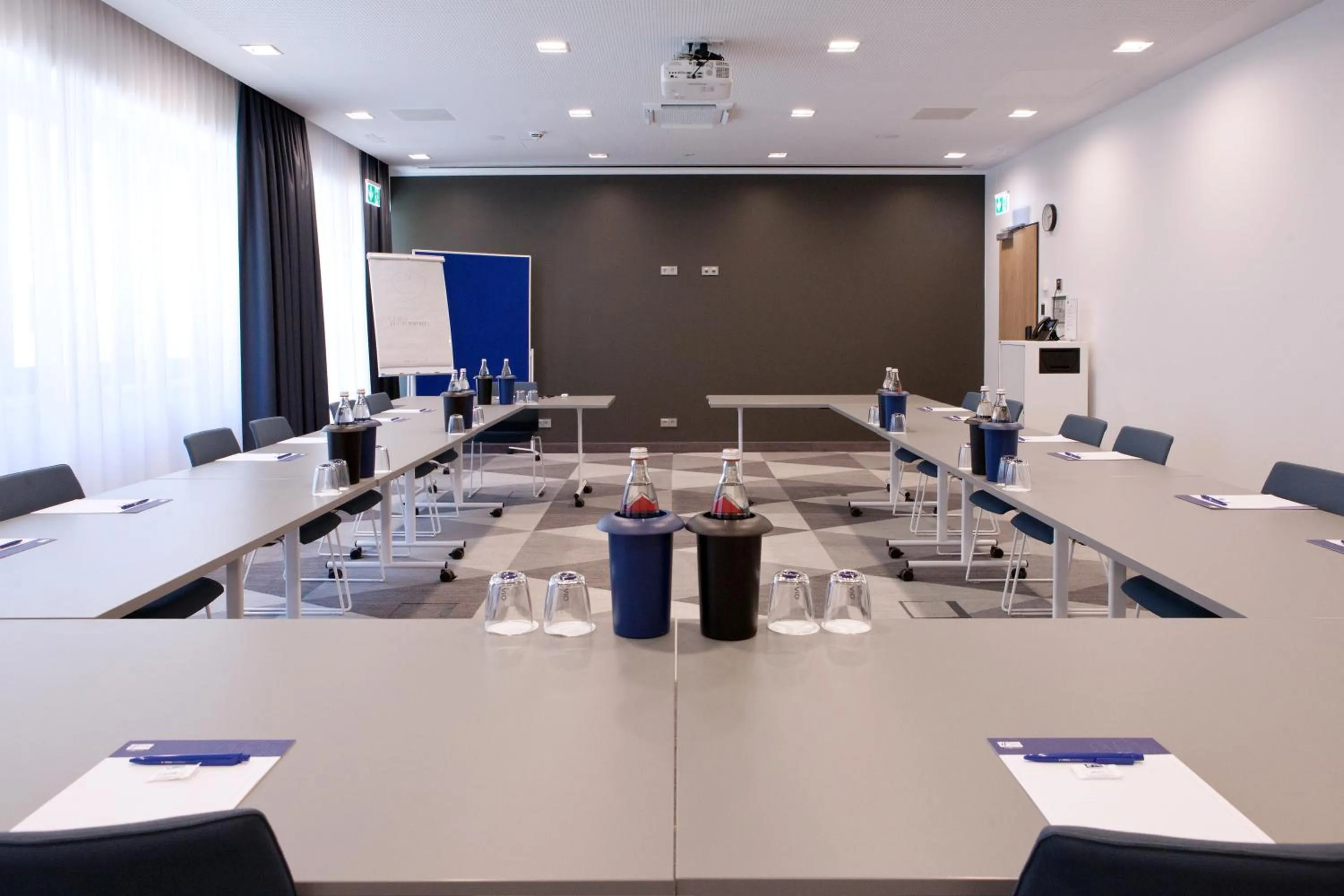 Meeting/conference room in Holiday Inn Express Fürth by IHG