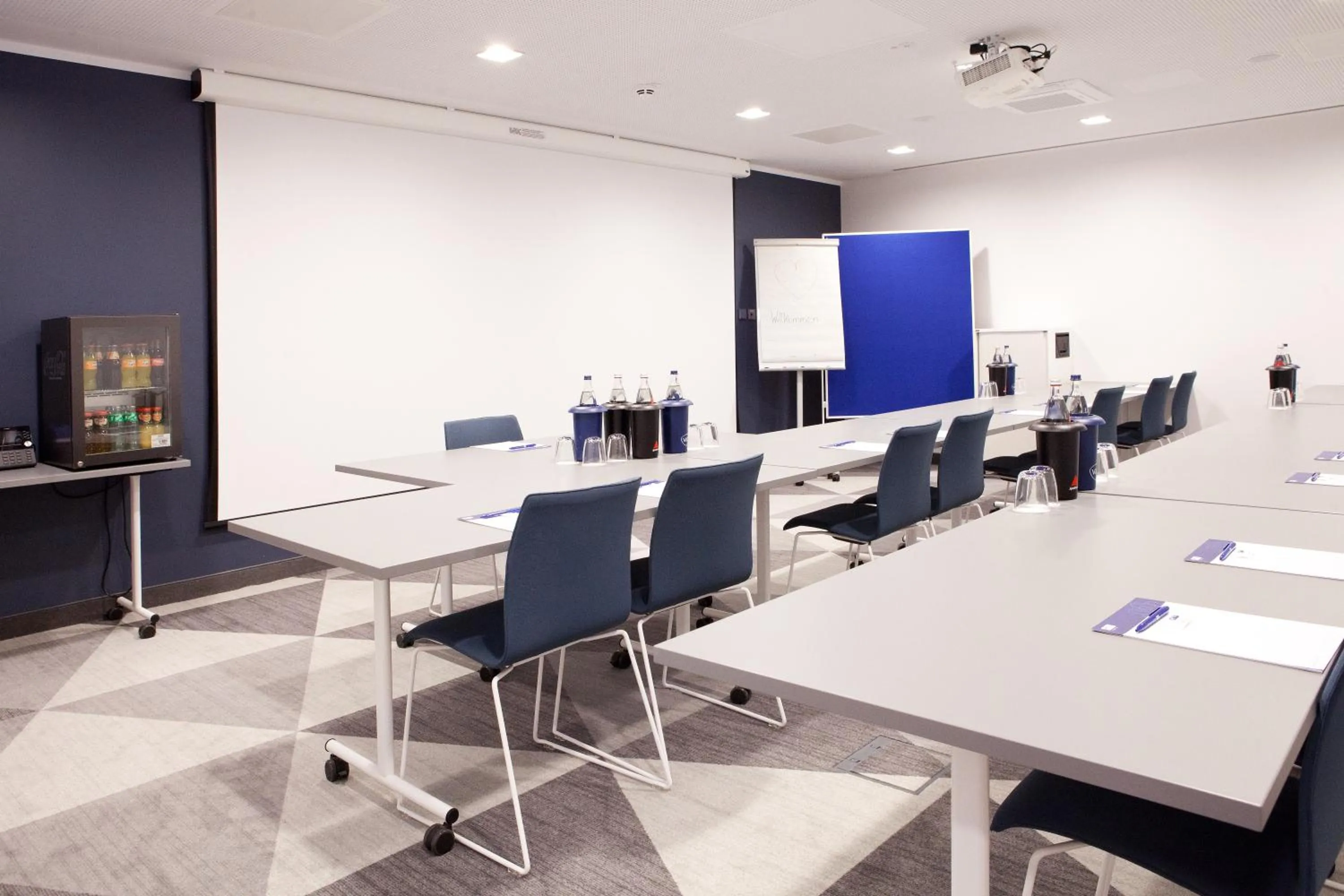 Meeting/conference room in Holiday Inn Express Fürth by IHG