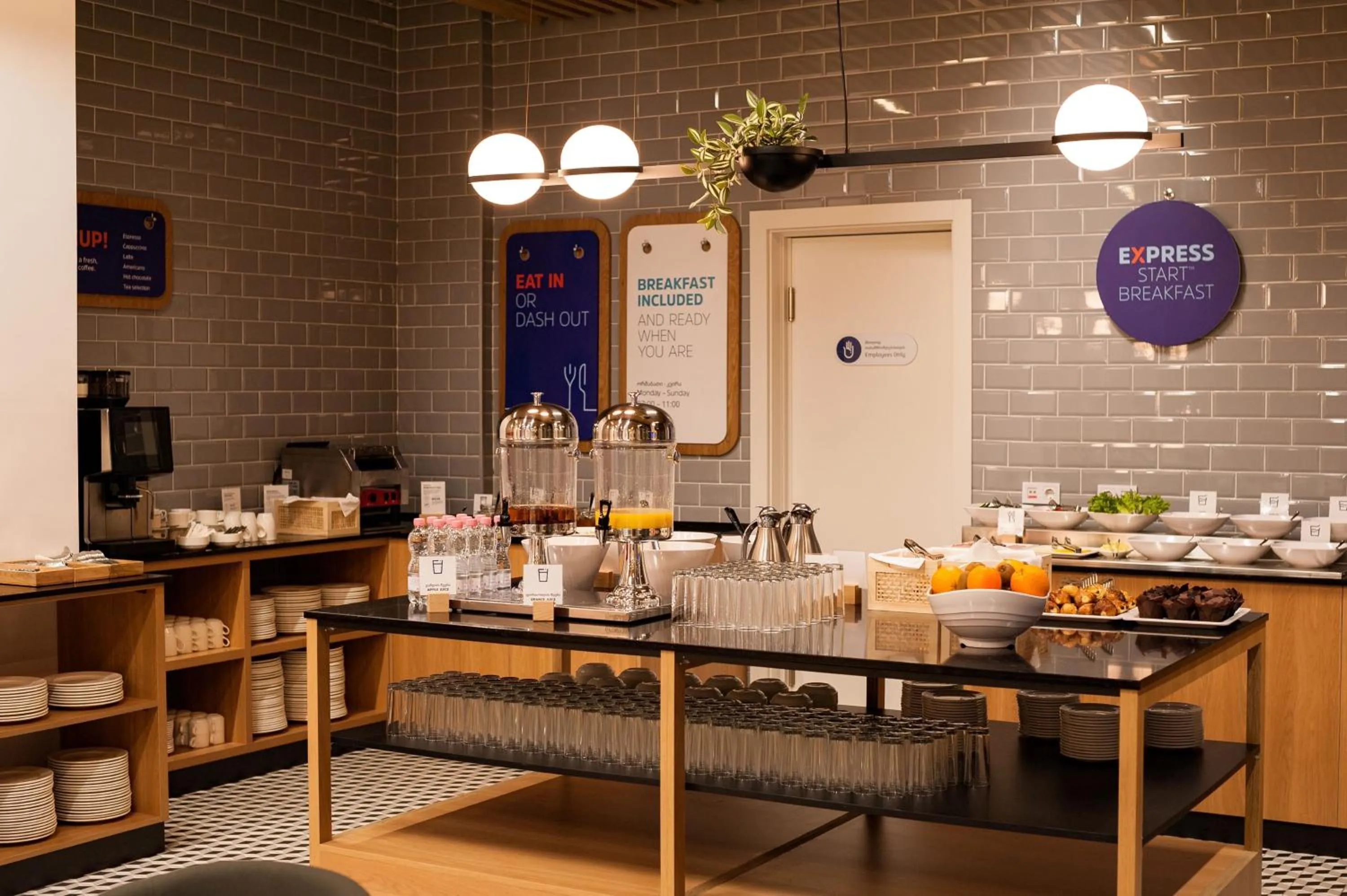 Breakfast in Holiday Inn Express Tbilisi Avlabari by IHG