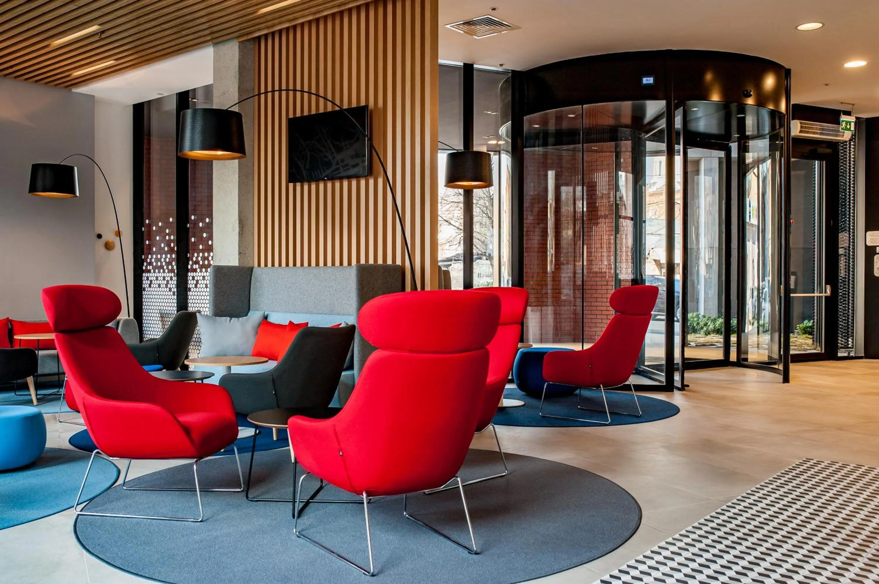 Lobby or reception in Holiday Inn Express Tbilisi Avlabari by IHG