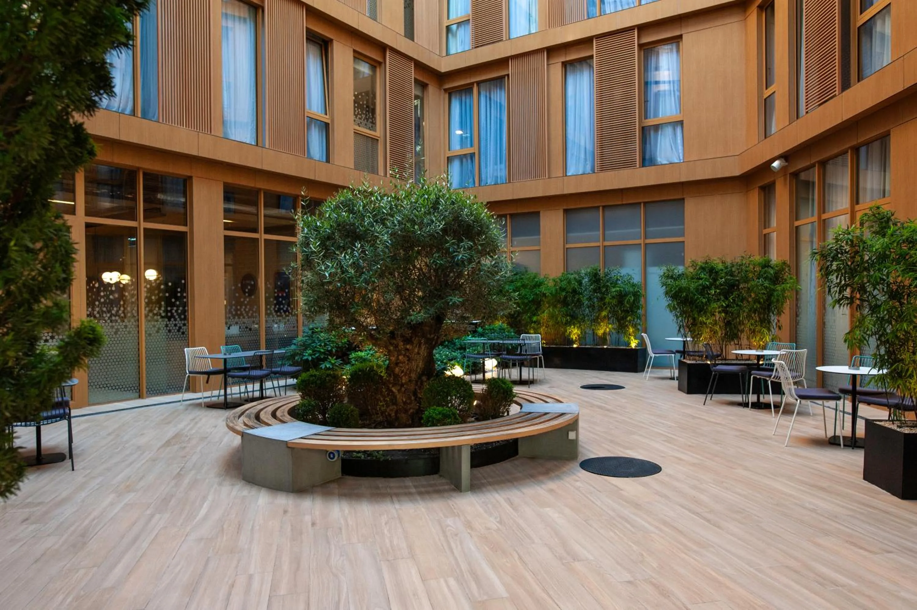 Garden in Holiday Inn Express Tbilisi Avlabari by IHG