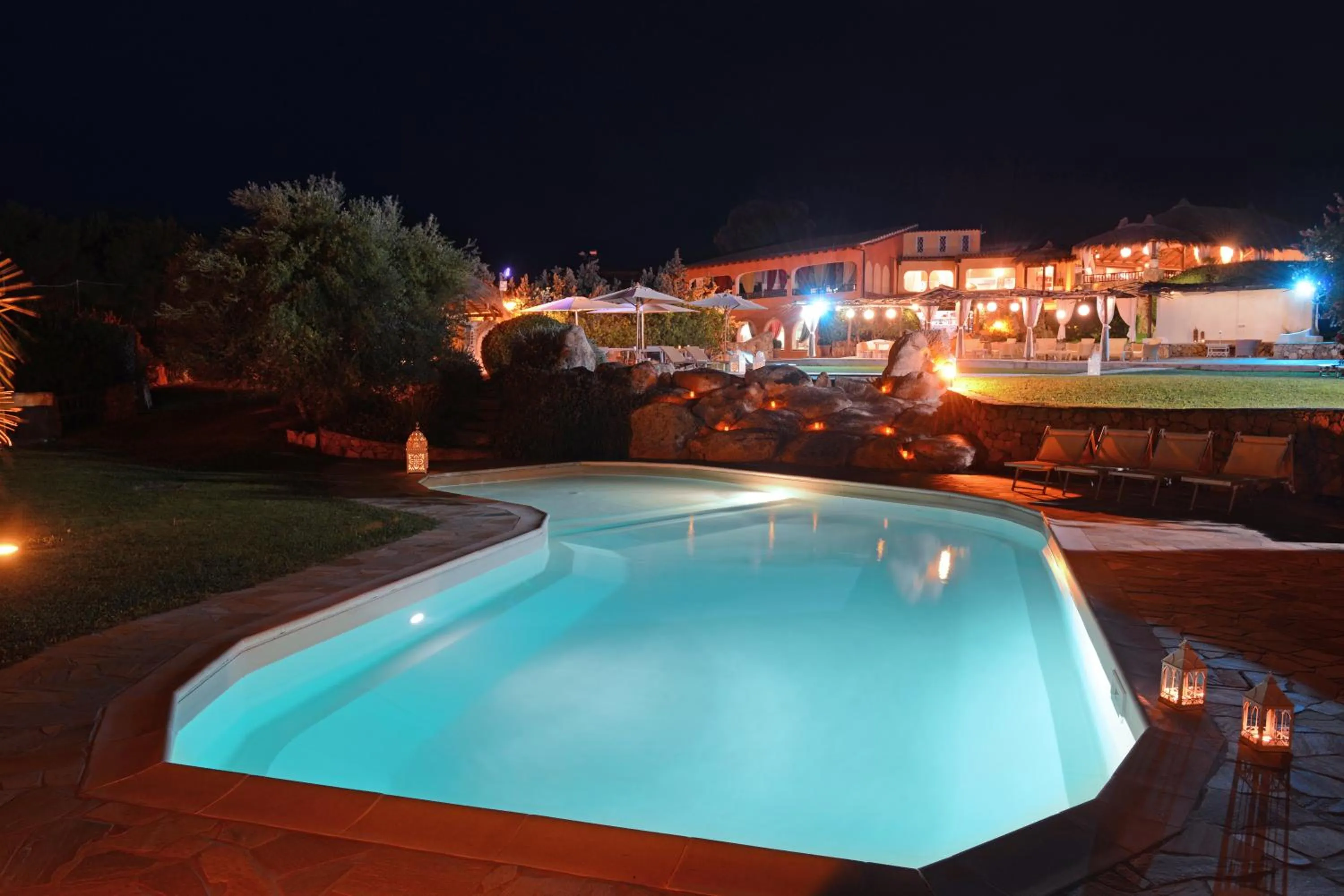 Swimming pool in Hotel Ollastu