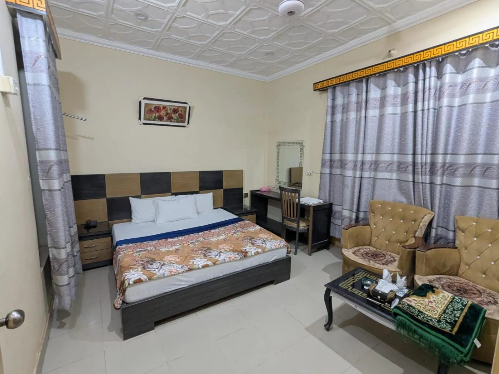 Bed in Hotel Royal Star