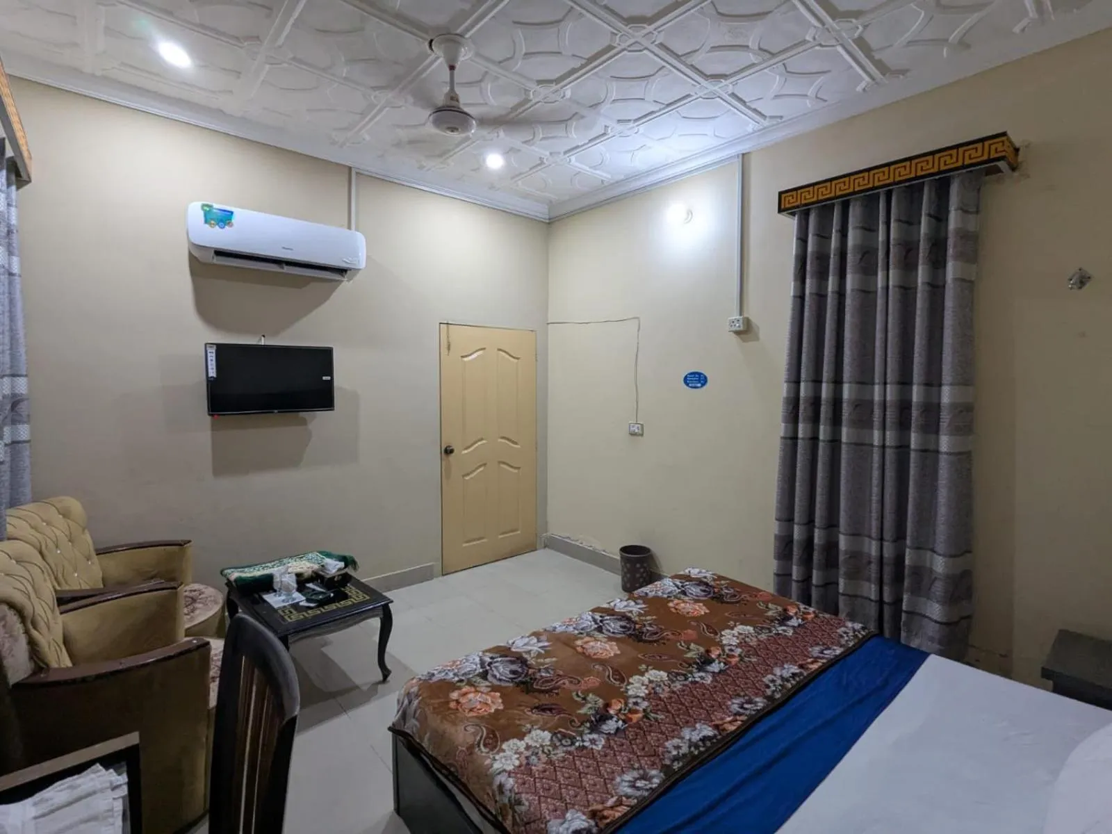 Bed in Hotel Royal Star