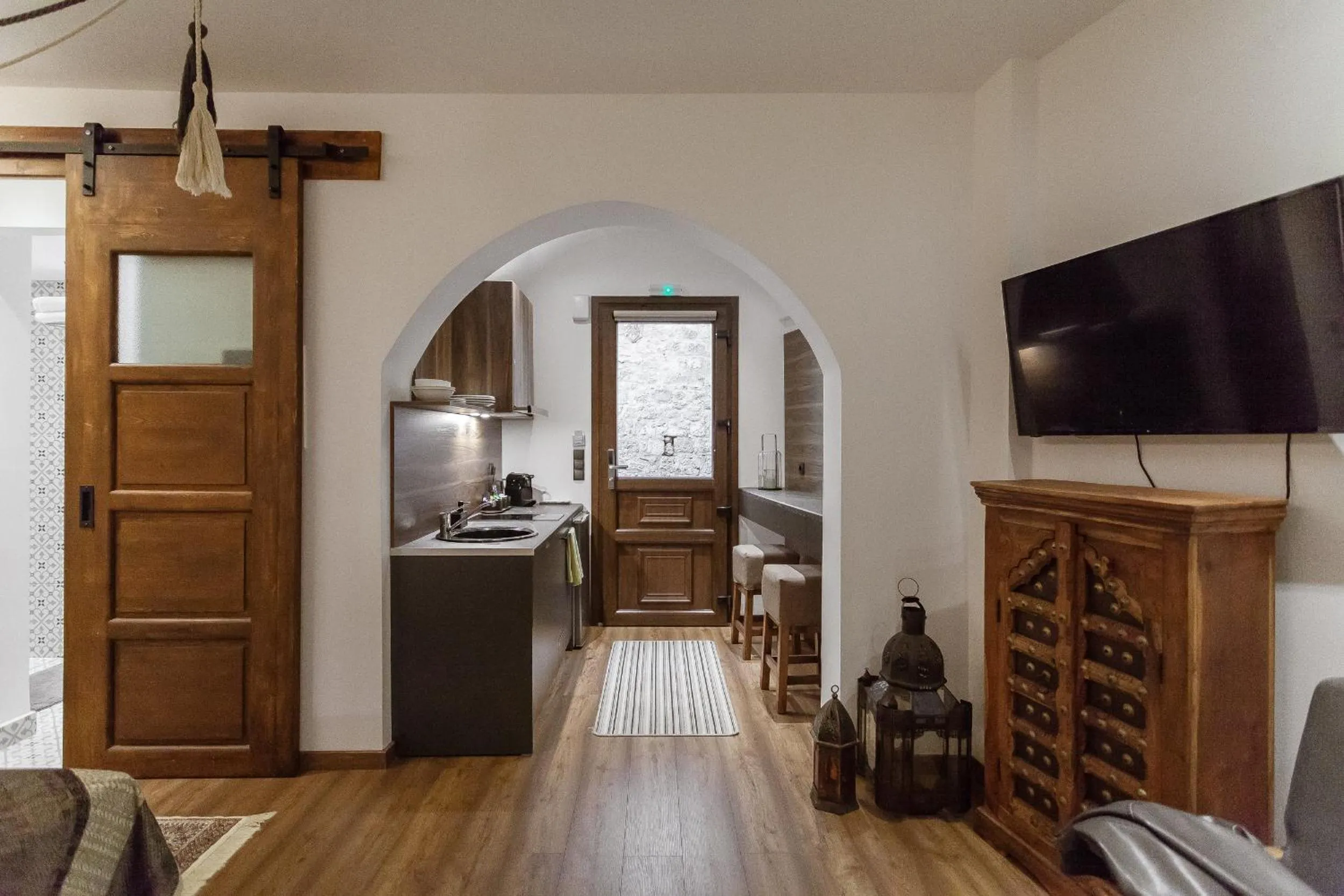 kitchen in Utopia Luxury Suites - Old Town