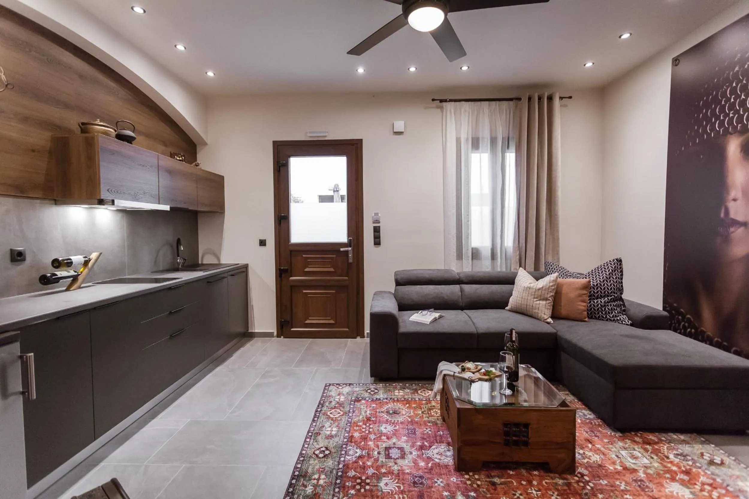 Kitchen or kitchenette in Utopia Luxury Suites - Old Town