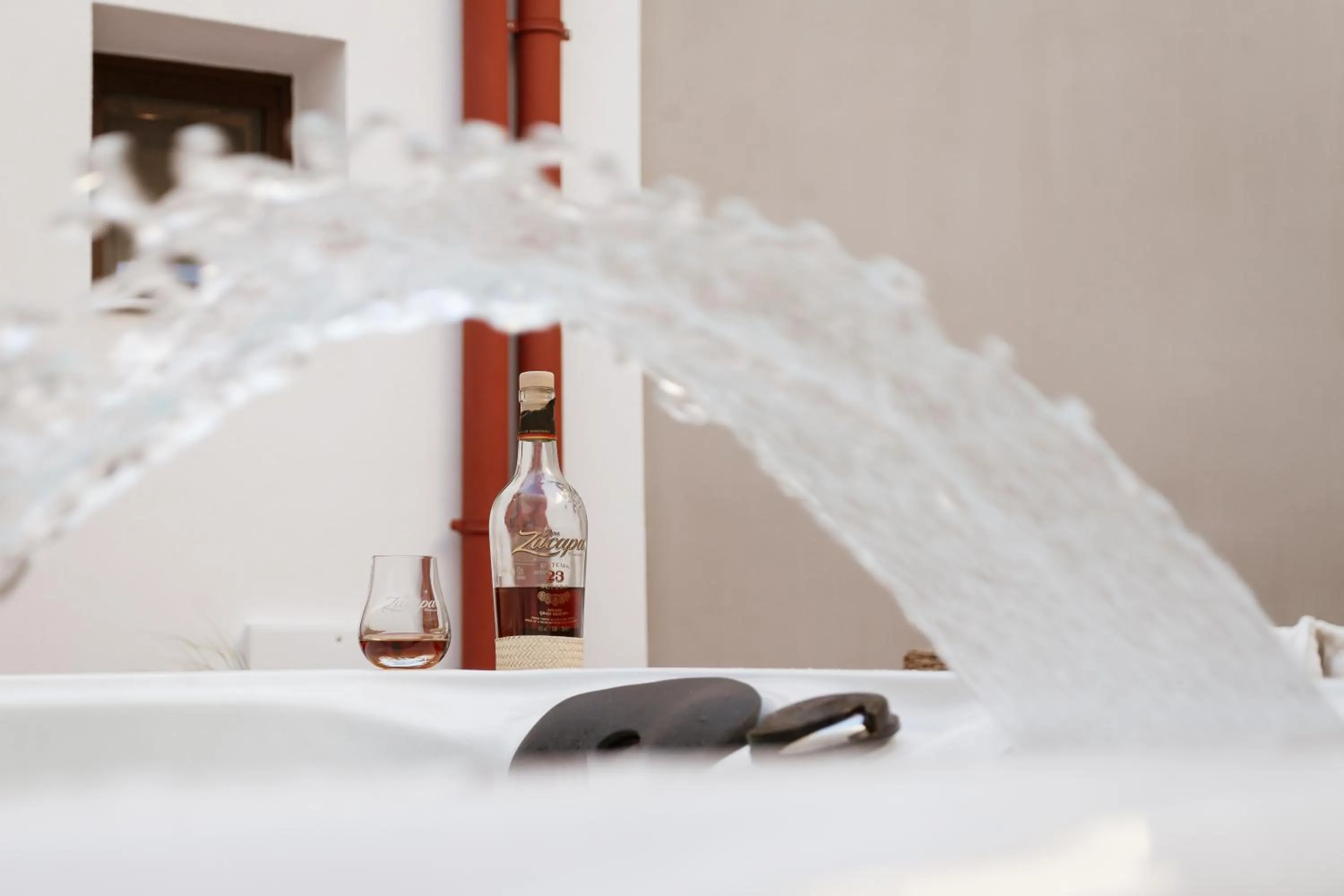 Hot Tub in Utopia Luxury Suites - Old Town