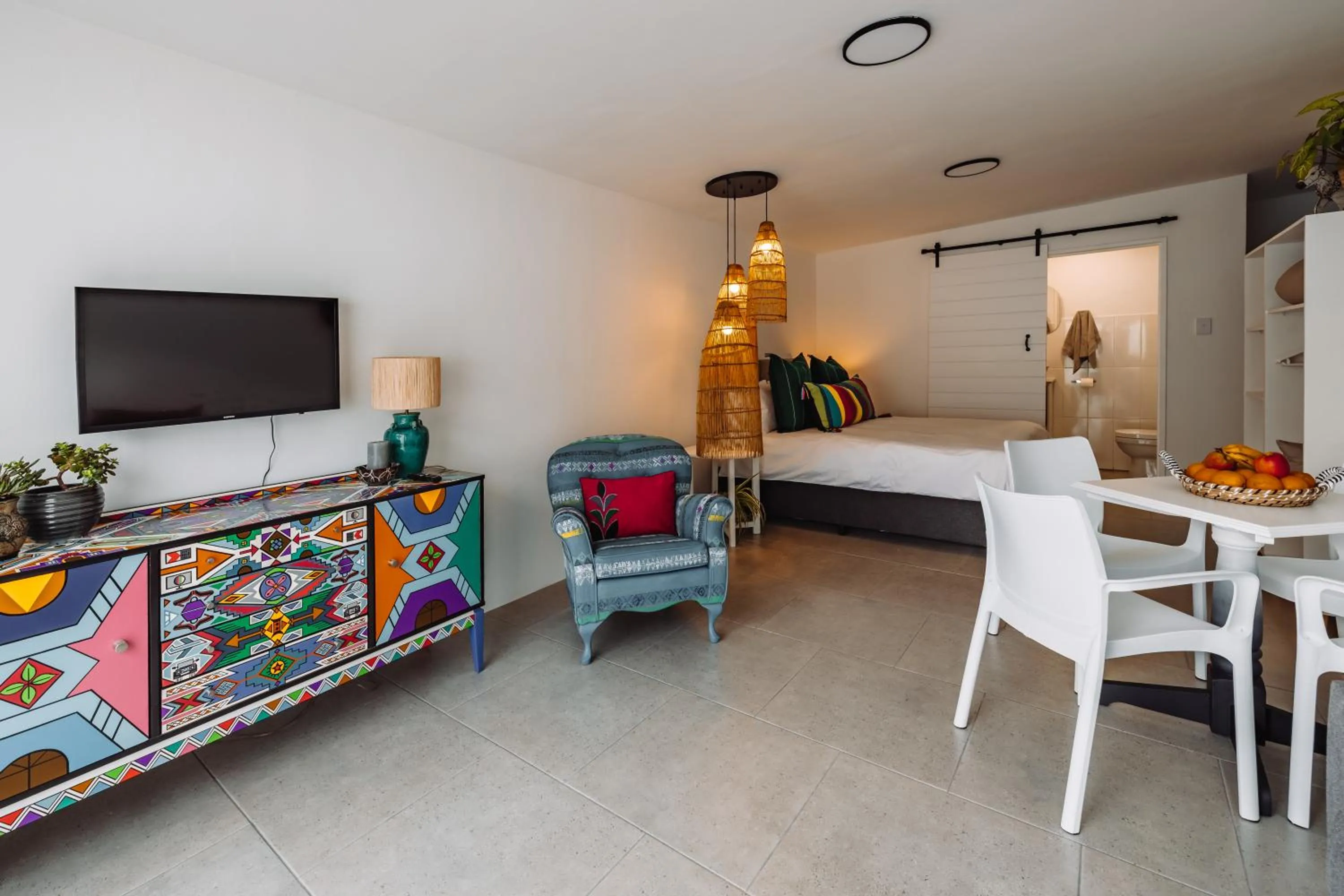 TV and multimedia in McLeod's & Stuart's Cottage