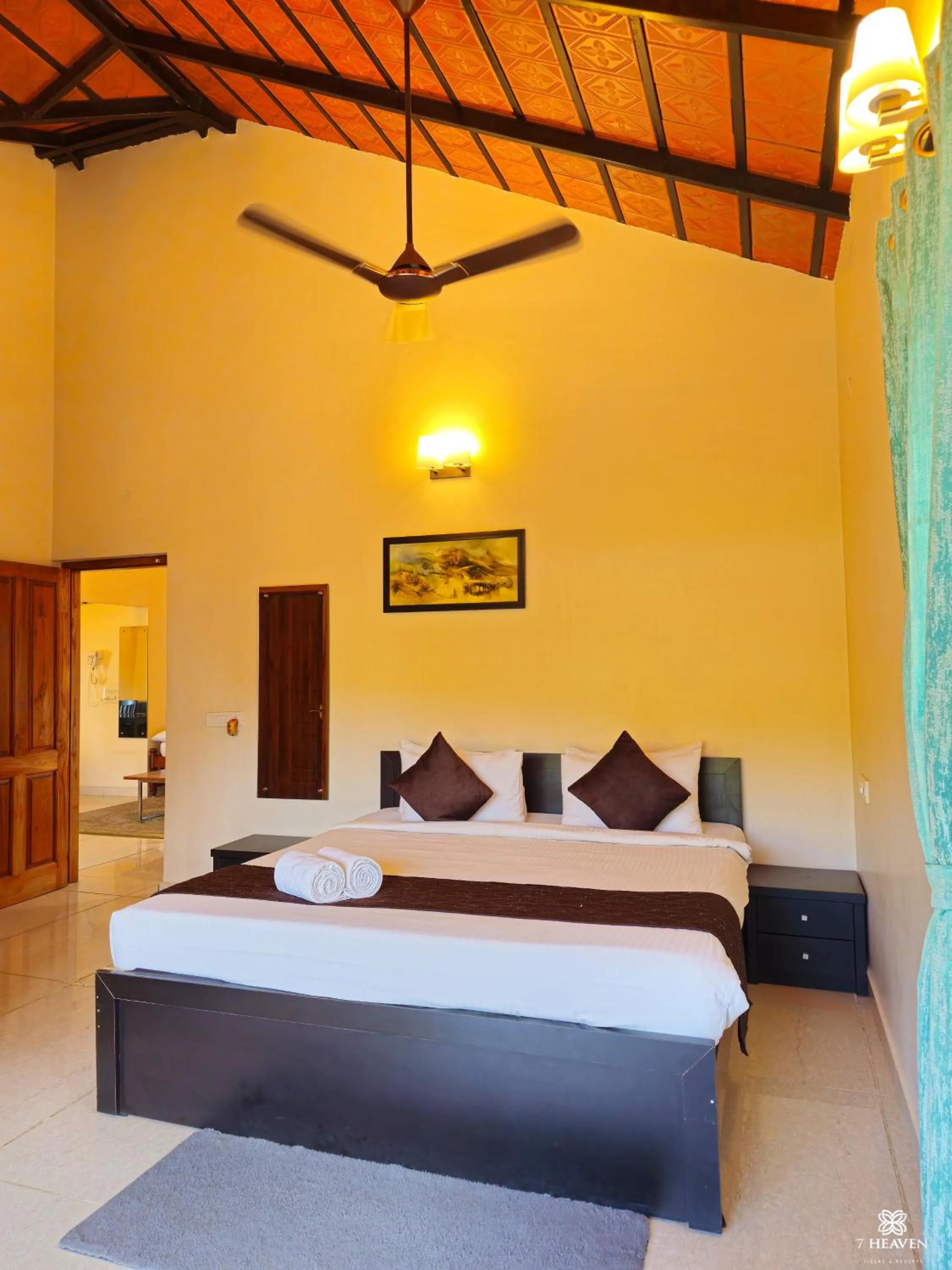 Bed in 7 Heaven Villas & Resorts