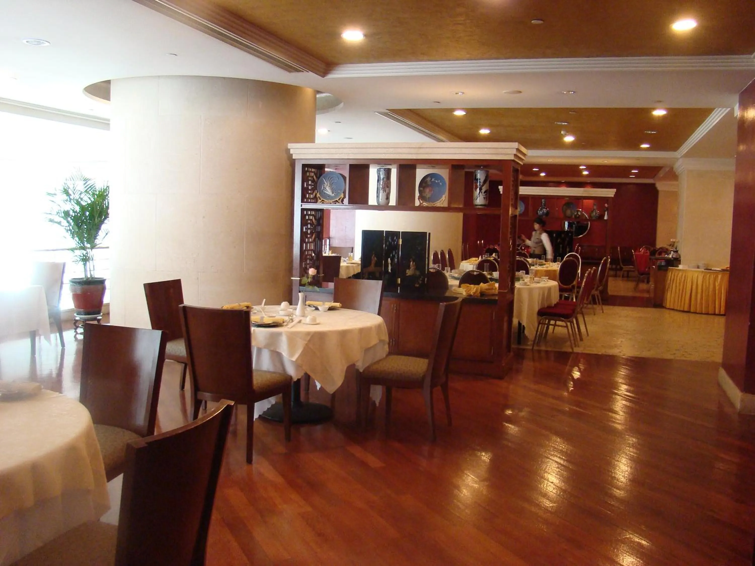 Restaurant/Places to Eat in Kai Wah Plaza Hotel