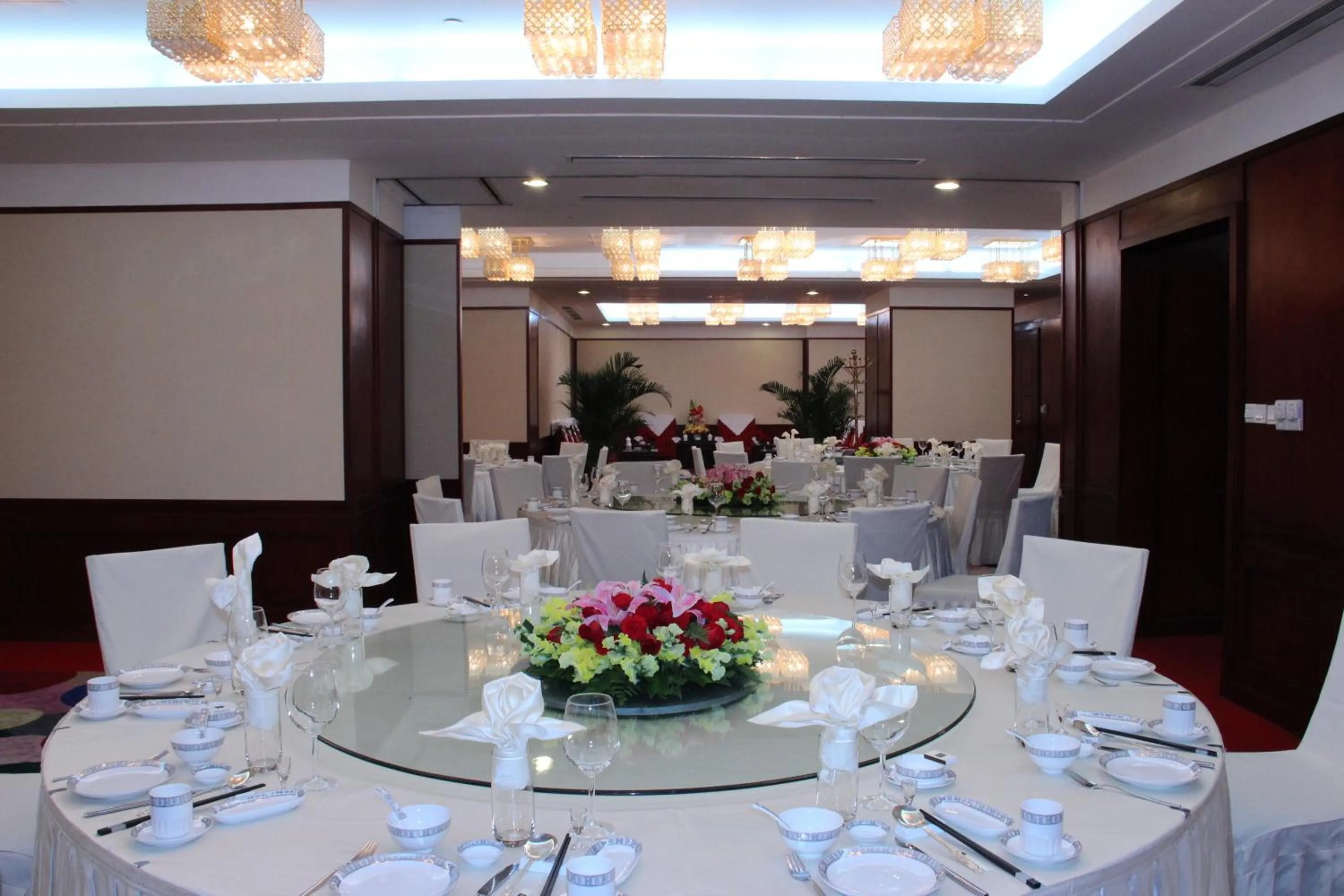 Restaurant/places to eat, Banquet Facilities in Kai Wah Plaza Hotel