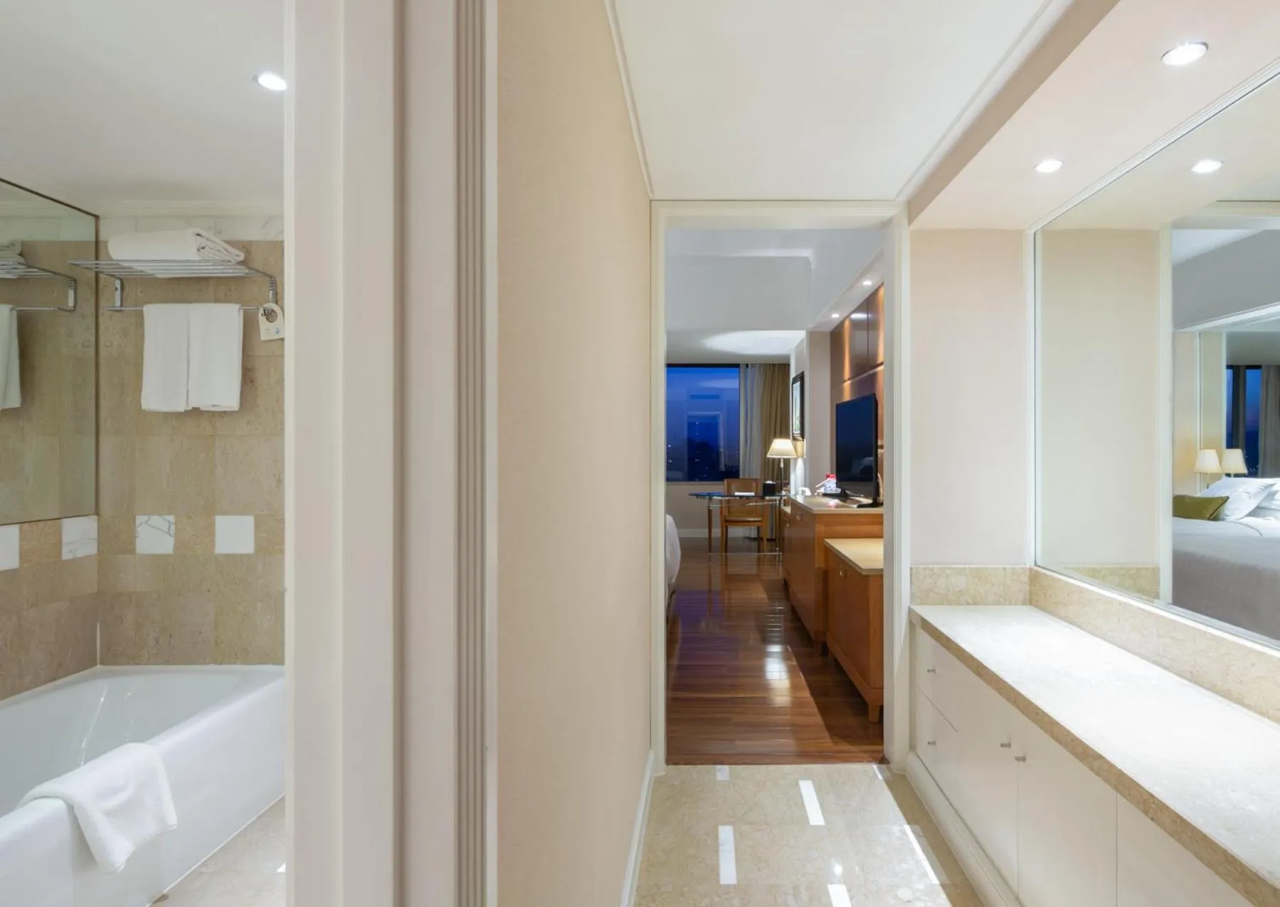 Bathroom in Kai Wah Plaza Hotel