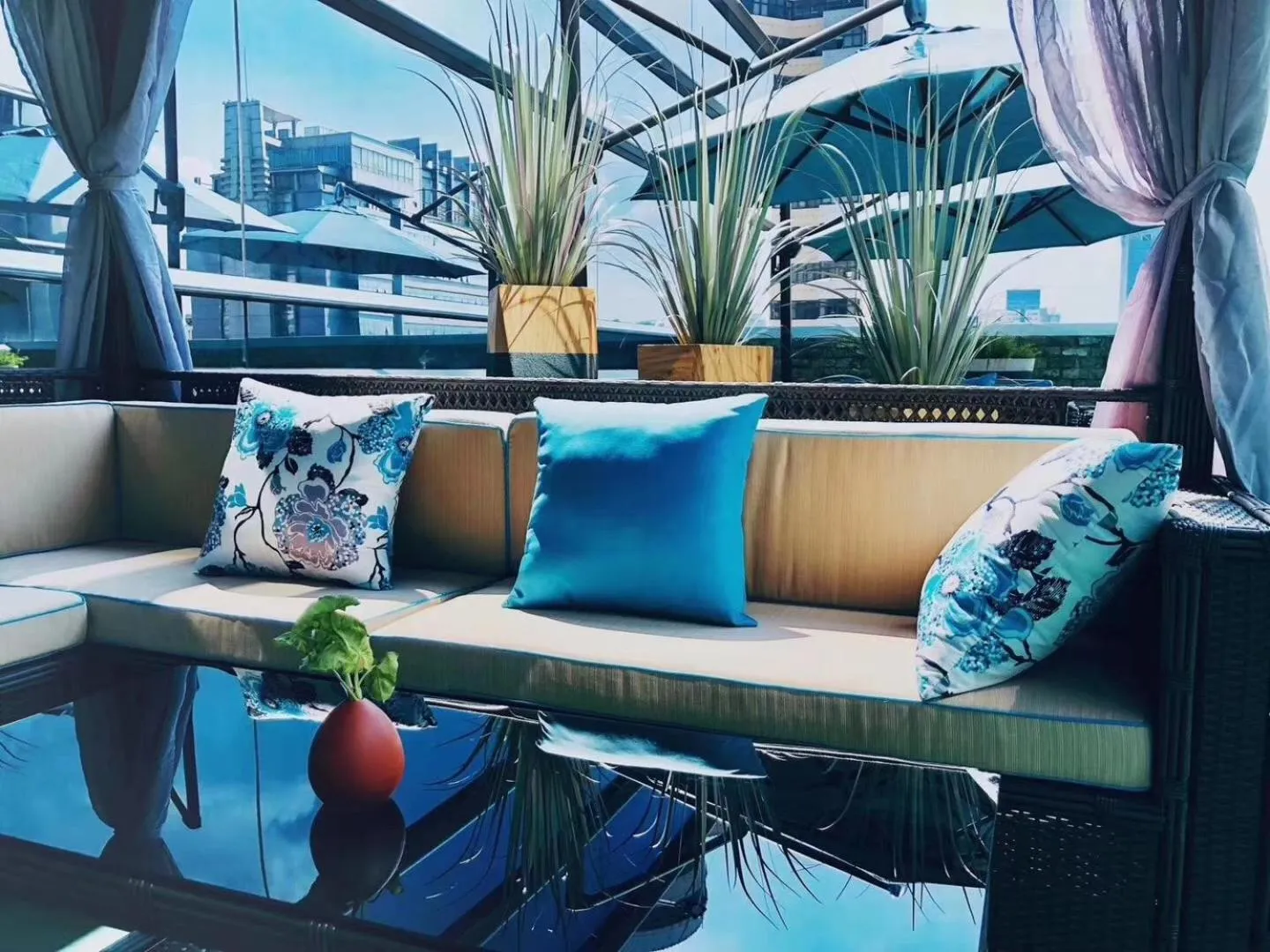 Seating Area in Kai Wah Plaza Hotel