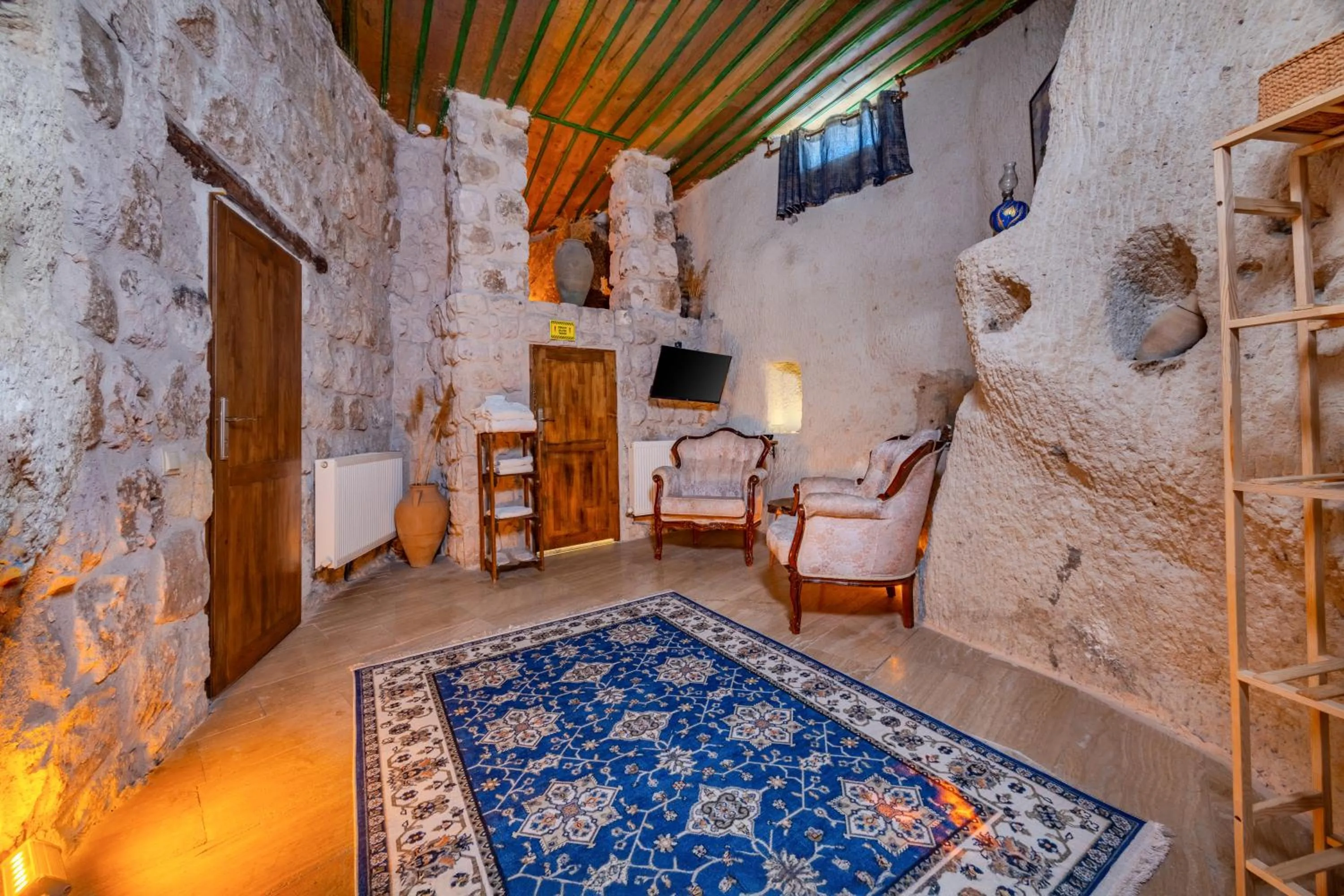 Saliche Cave Suite