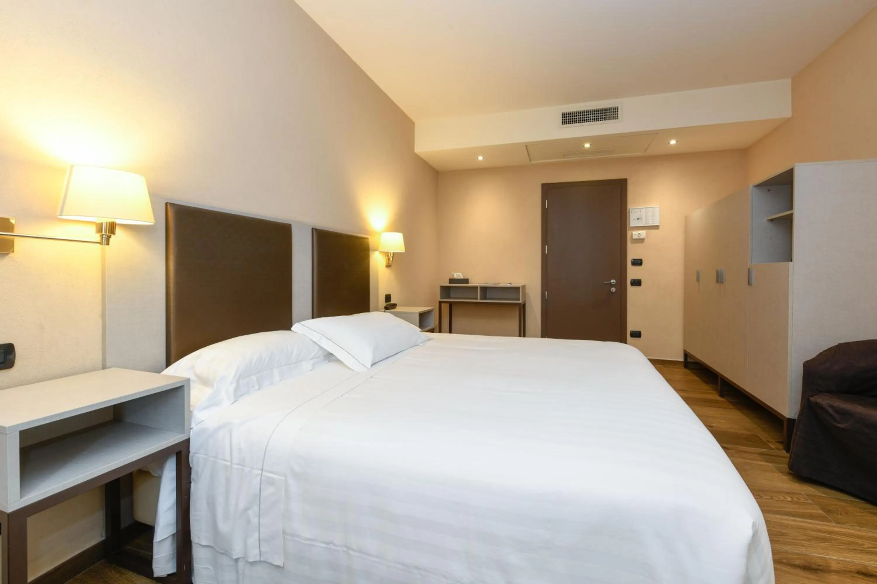 Bed in Hotel Tripoli