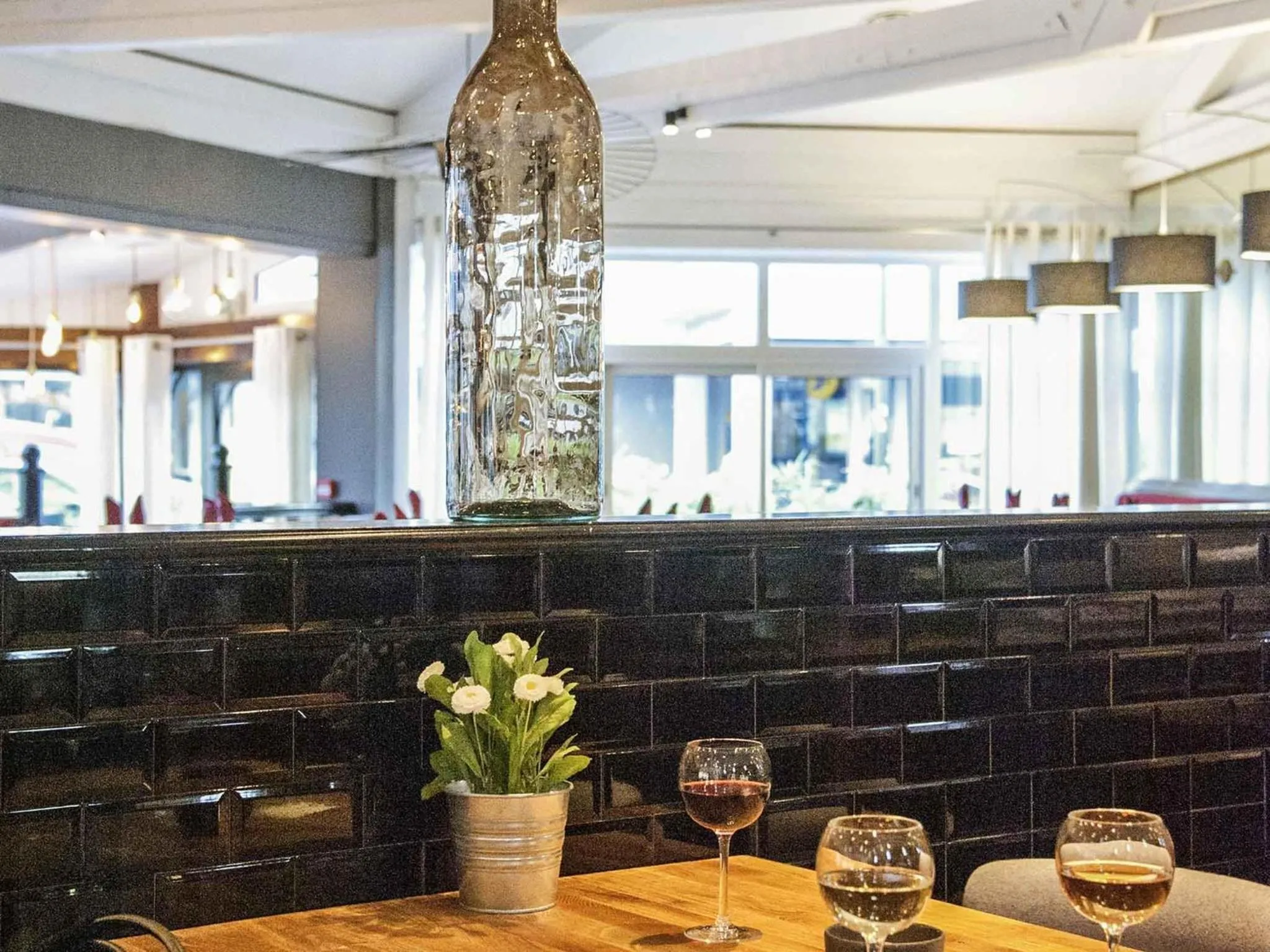 Lounge or bar in Ibis Saint Étienne - La Terrasse