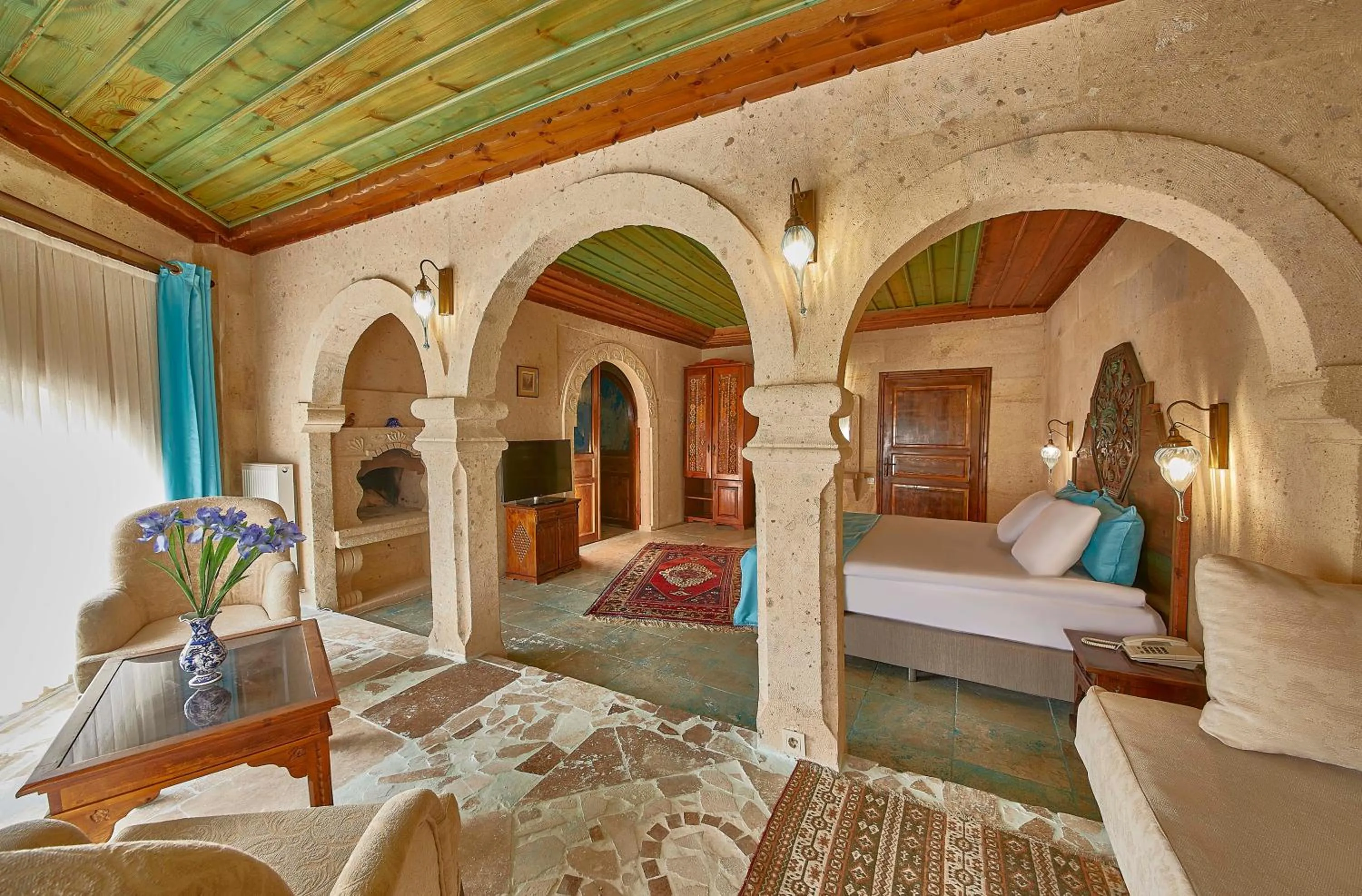 Photo of the whole room, Bed in Charm Of Cappadocia Cave Suites