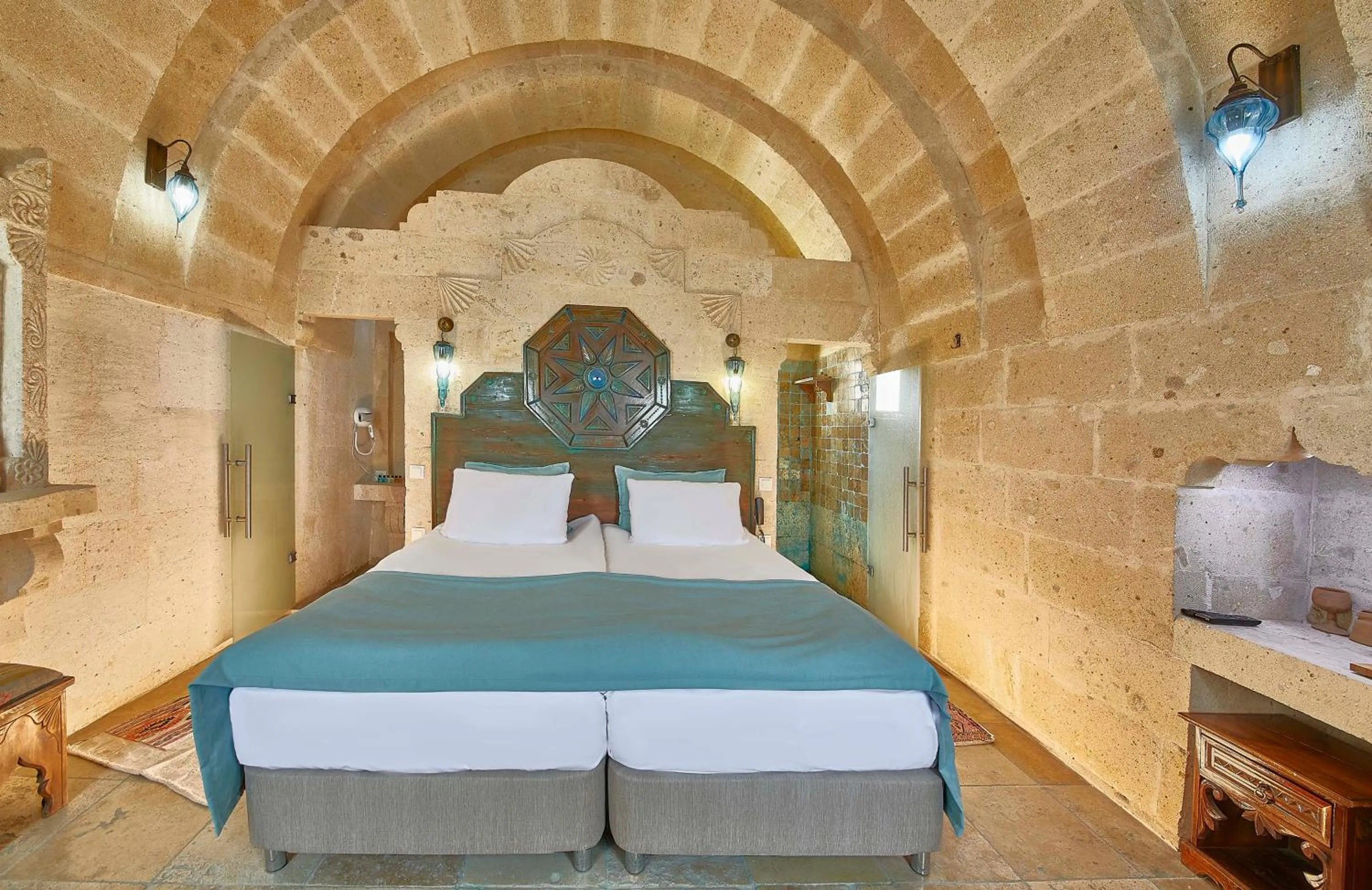 Photo of the whole room, Bed in Charm Of Cappadocia Cave Suites