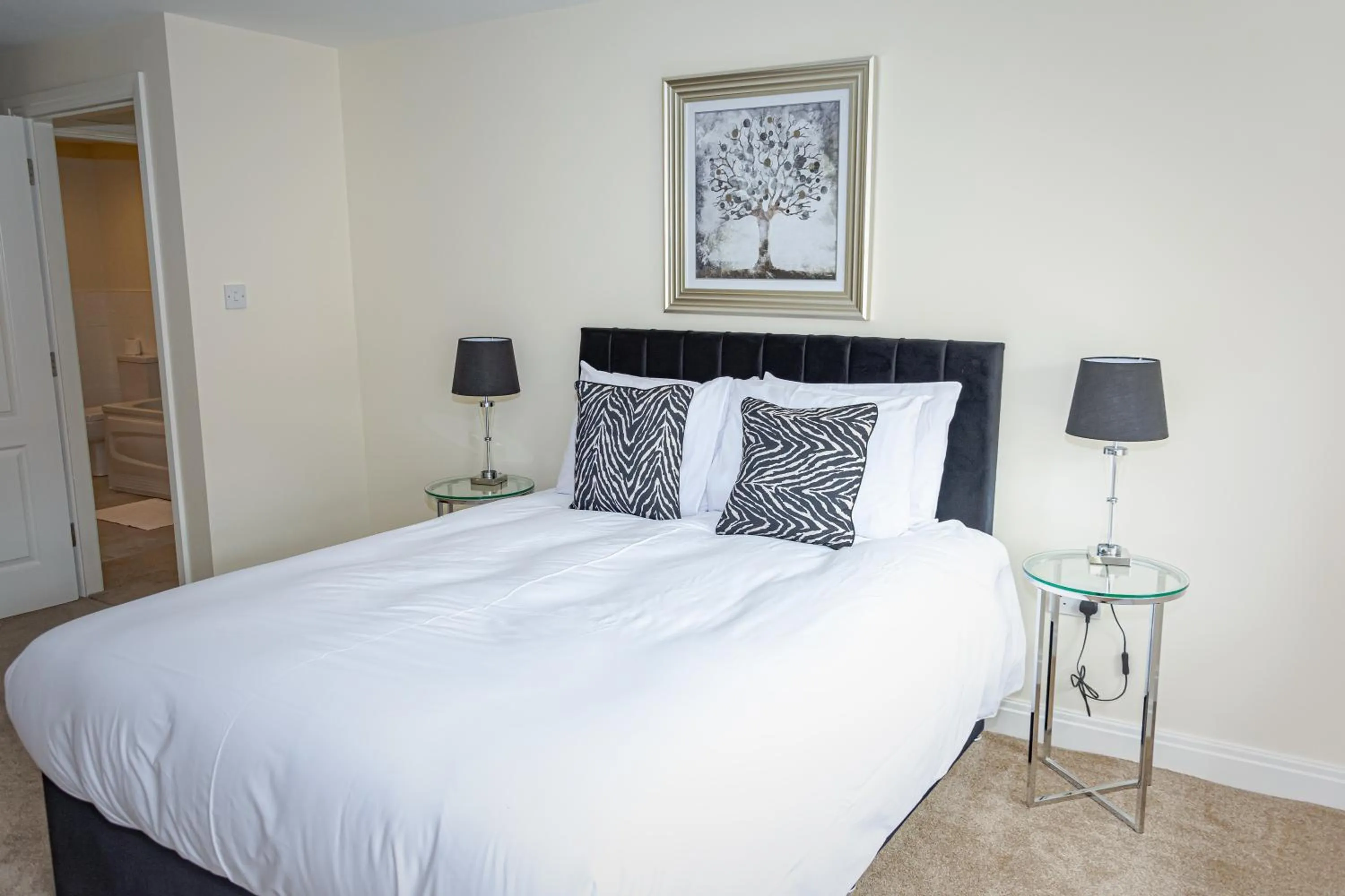 Bedroom, Bed in Mode Apartments Winter Gardens Blackpool