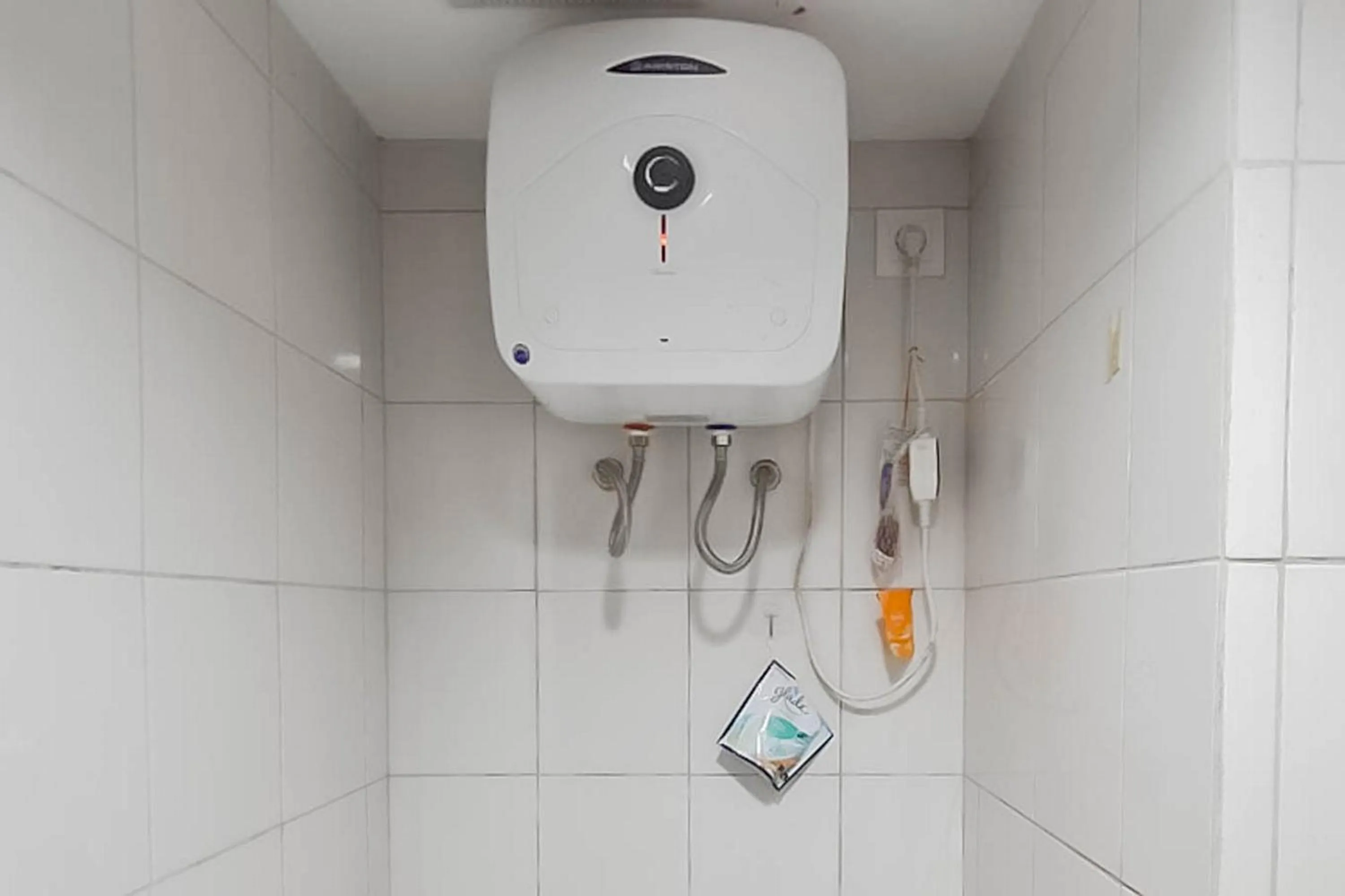 Bathroom in RedLiving Apartemen Mekarwangi Square - Agus 2 Tower A