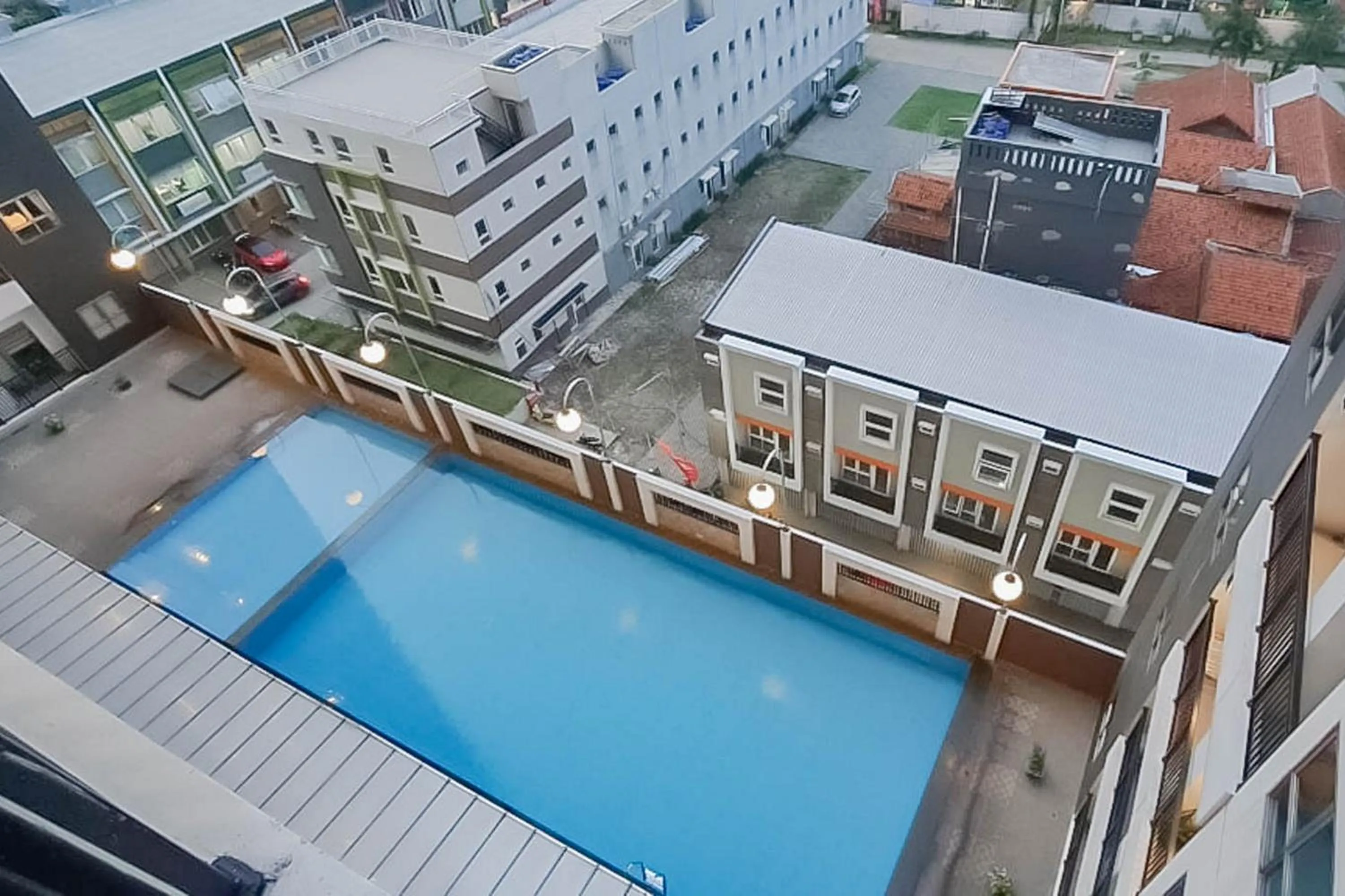 Pool view in RedLiving Apartemen Mekarwangi Square - Agus 2 Tower A