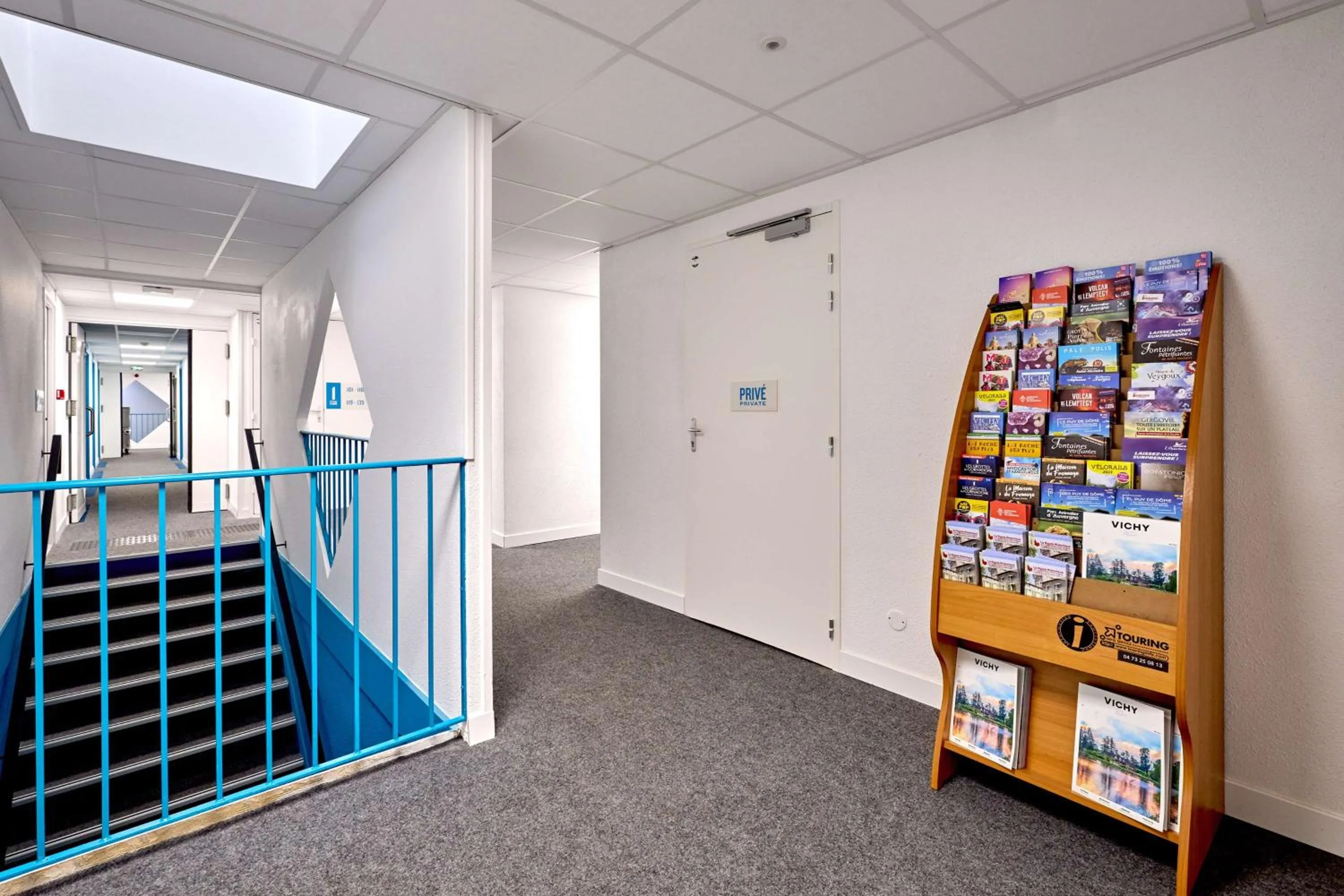 Property building in Kyriad Direct Moulins Sud - Yzeure