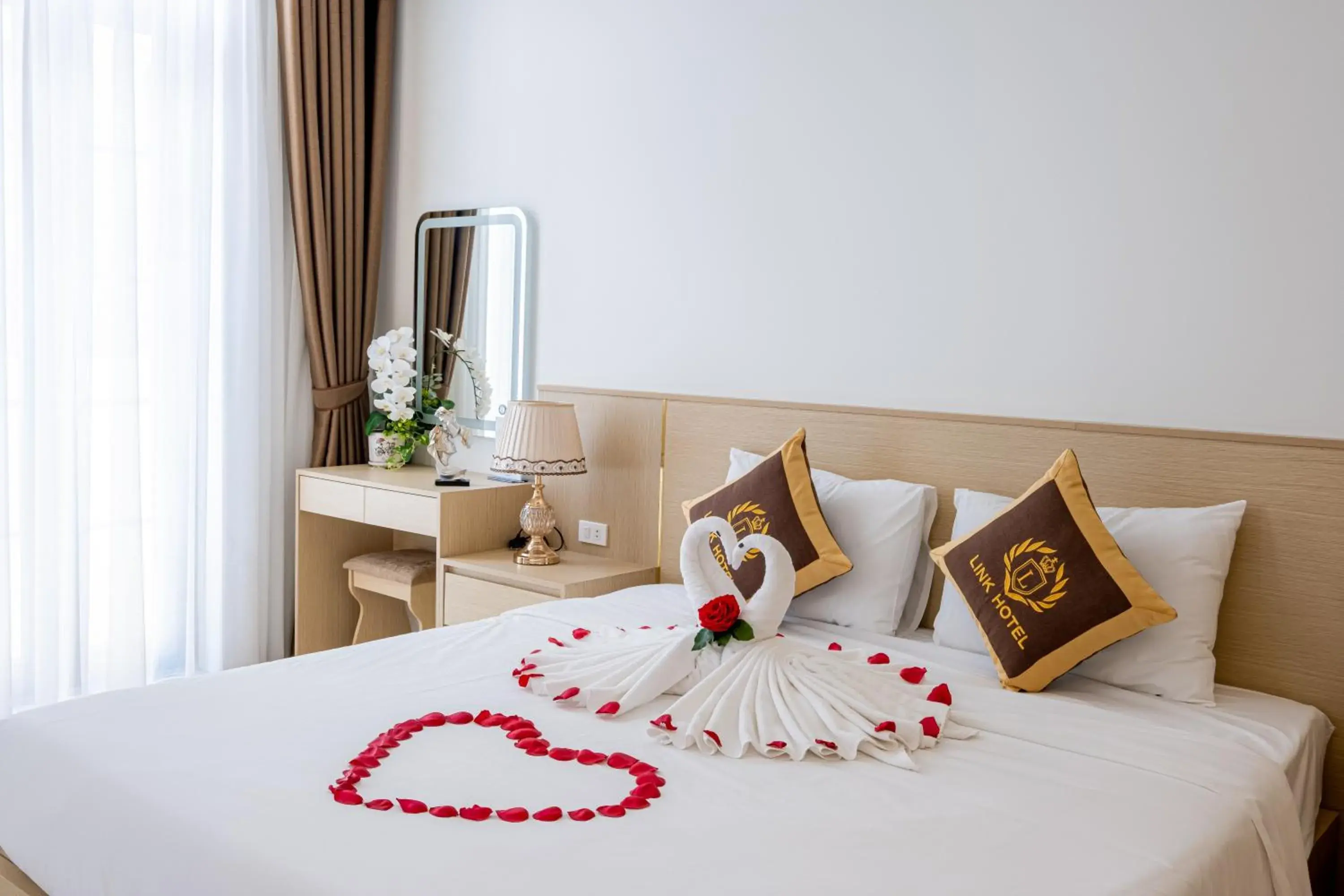 King Suite with Spa Bath in LINK HOTEL Ha Long King Suite with Spa Bath in LINK HOTEL Ha Long