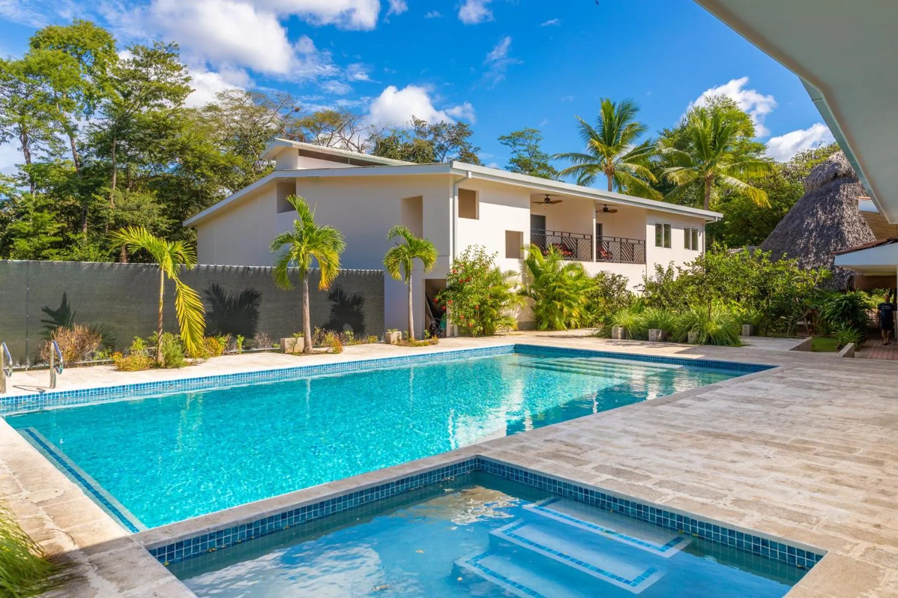 Property building in Palm Beach Inn