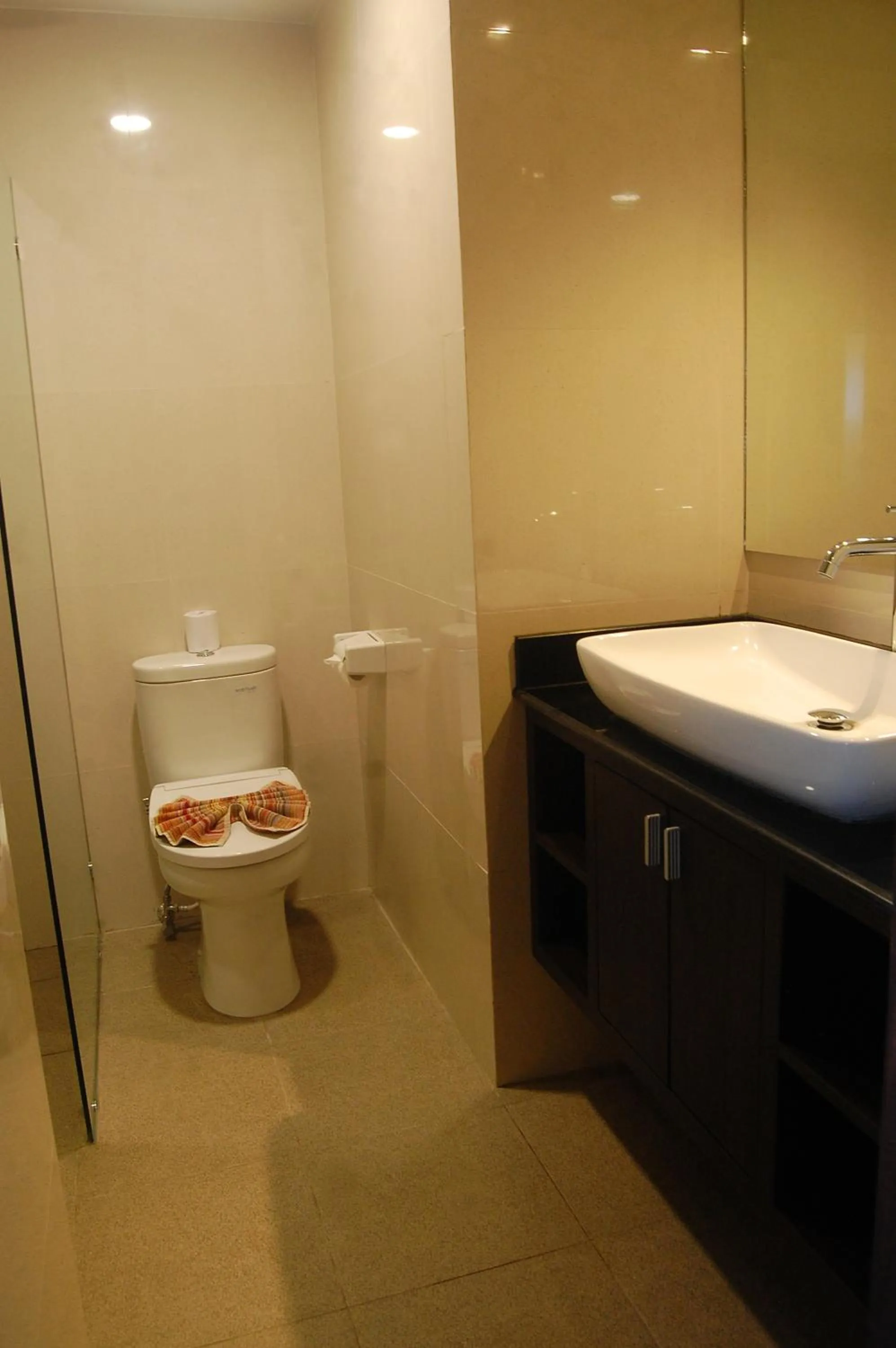 Toilet in Taman Agung Hotel