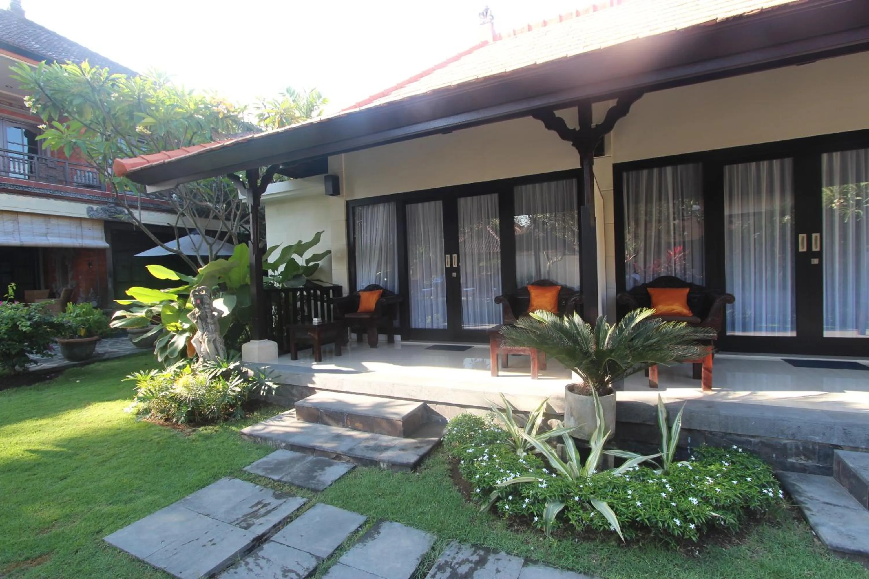 Facade/entrance in Taman Agung Hotel
