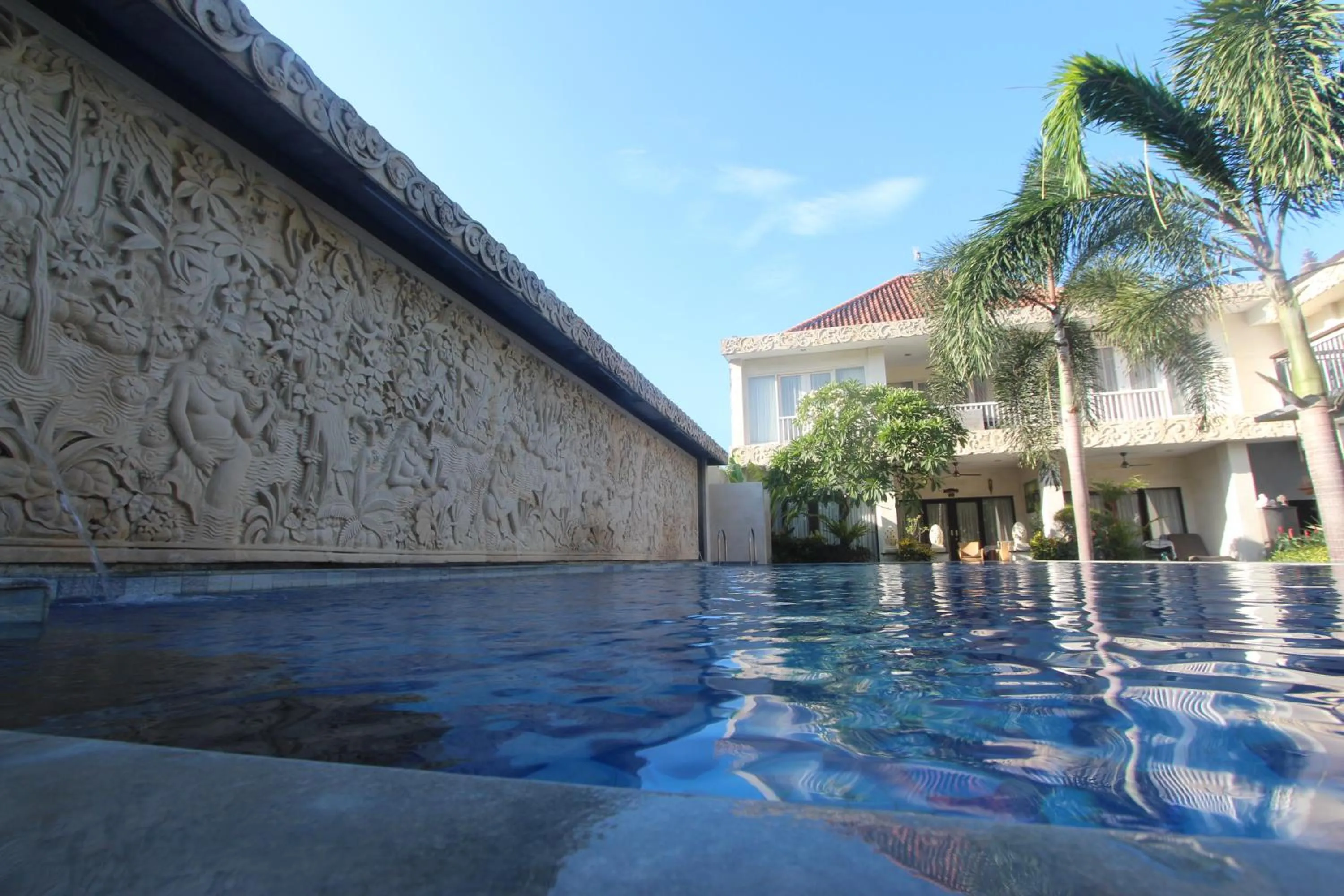 Swimming pool in Taman Agung Hotel