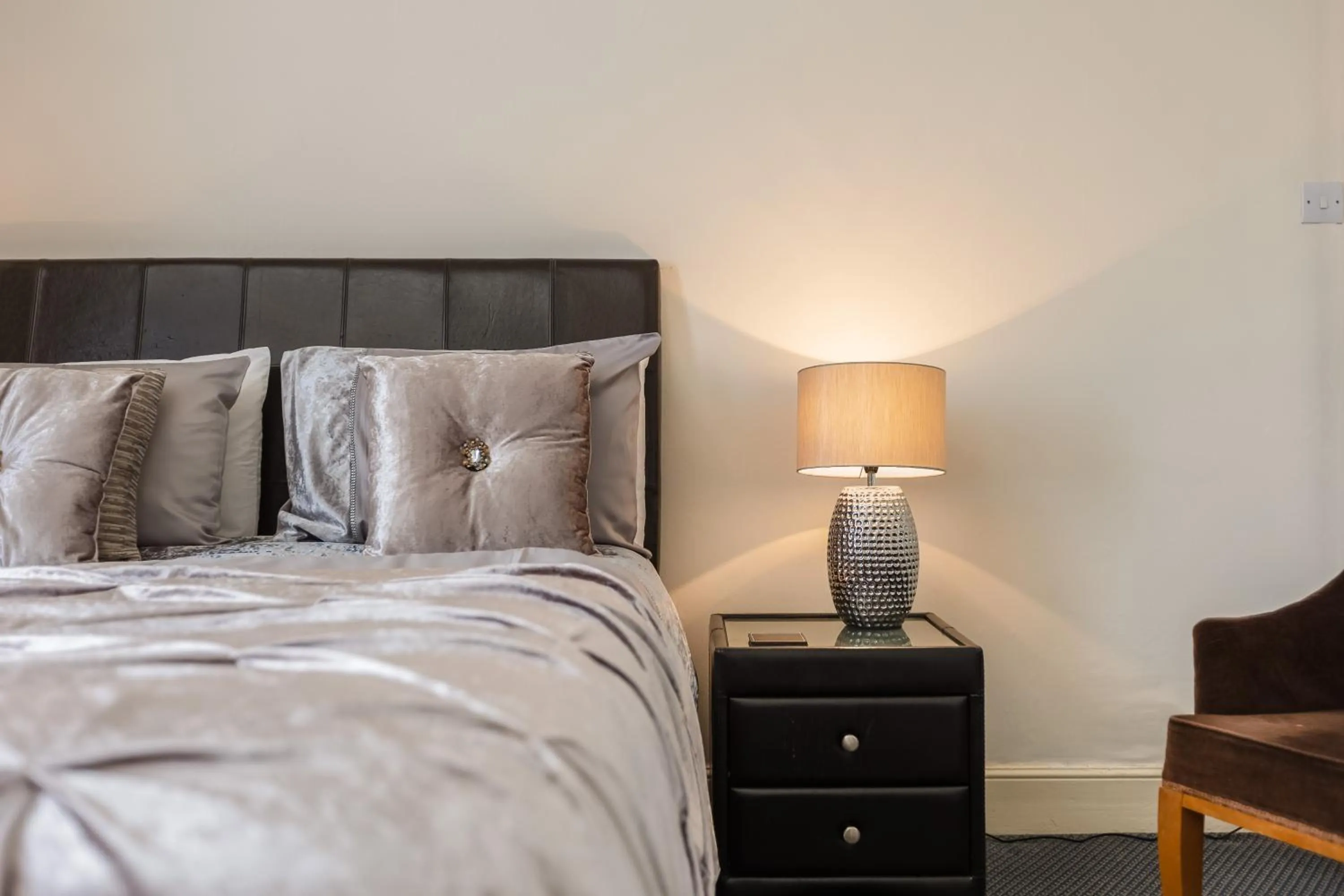 Bedroom, Bed in Crossways