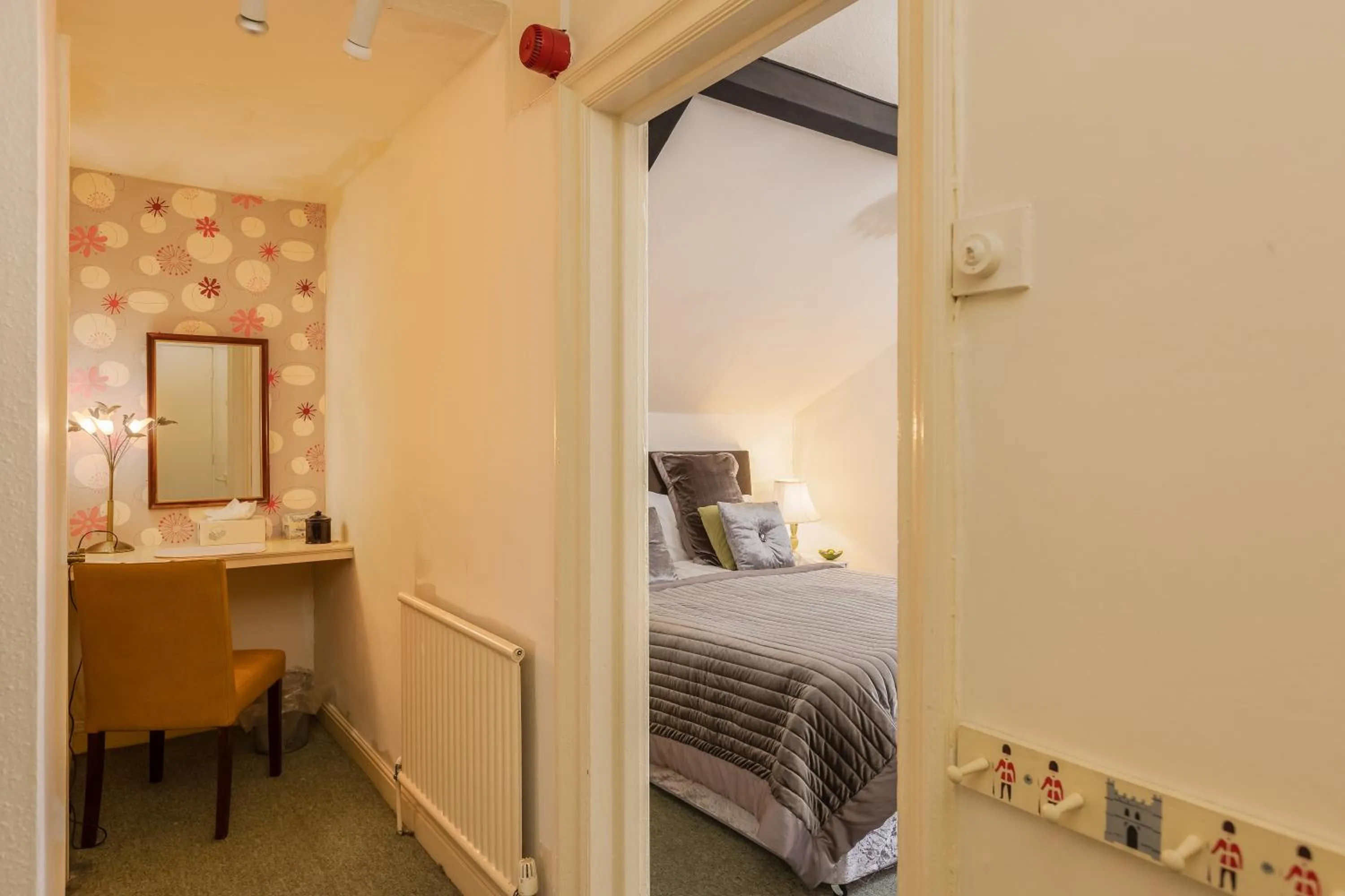 Bedroom, Bed in Crossways