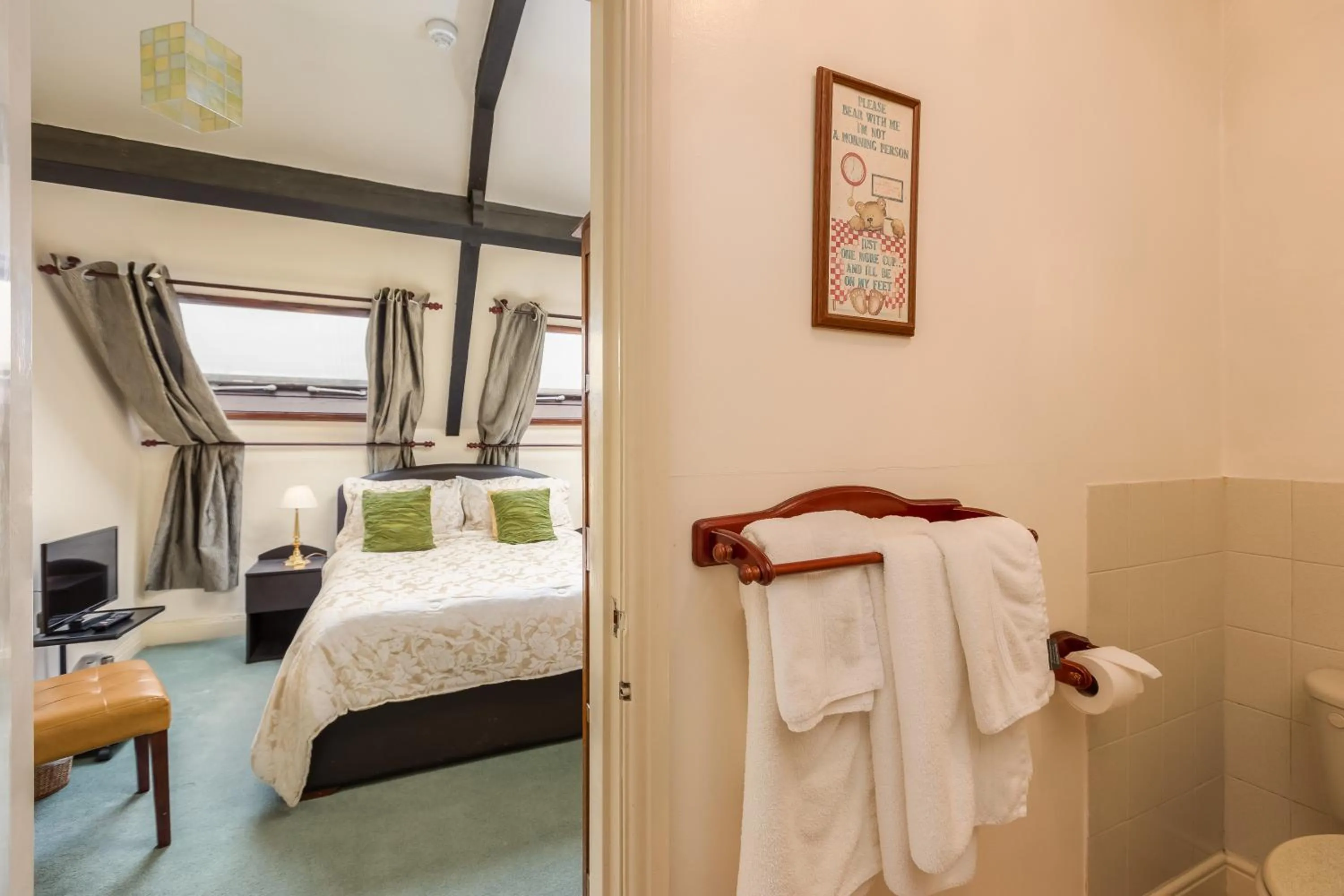 Bedroom, Bed in Crossways