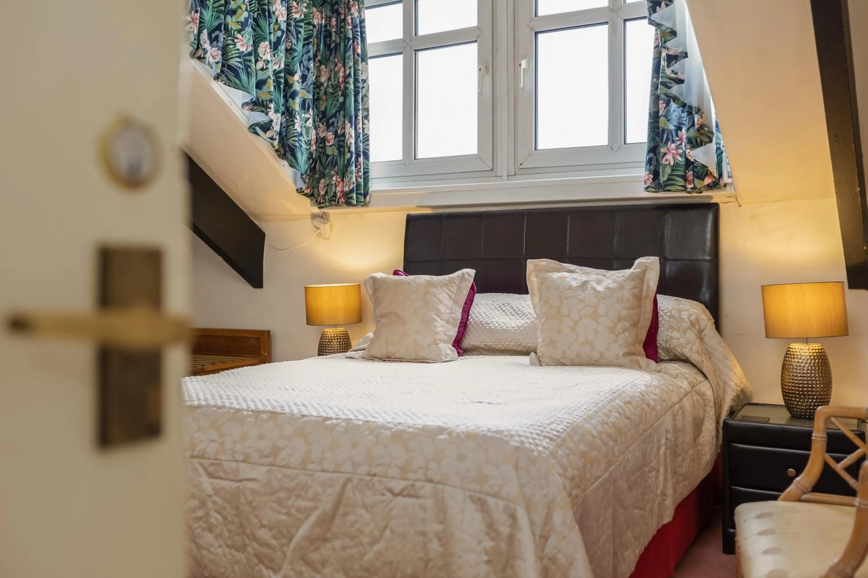 Bedroom, Bed in Crossways