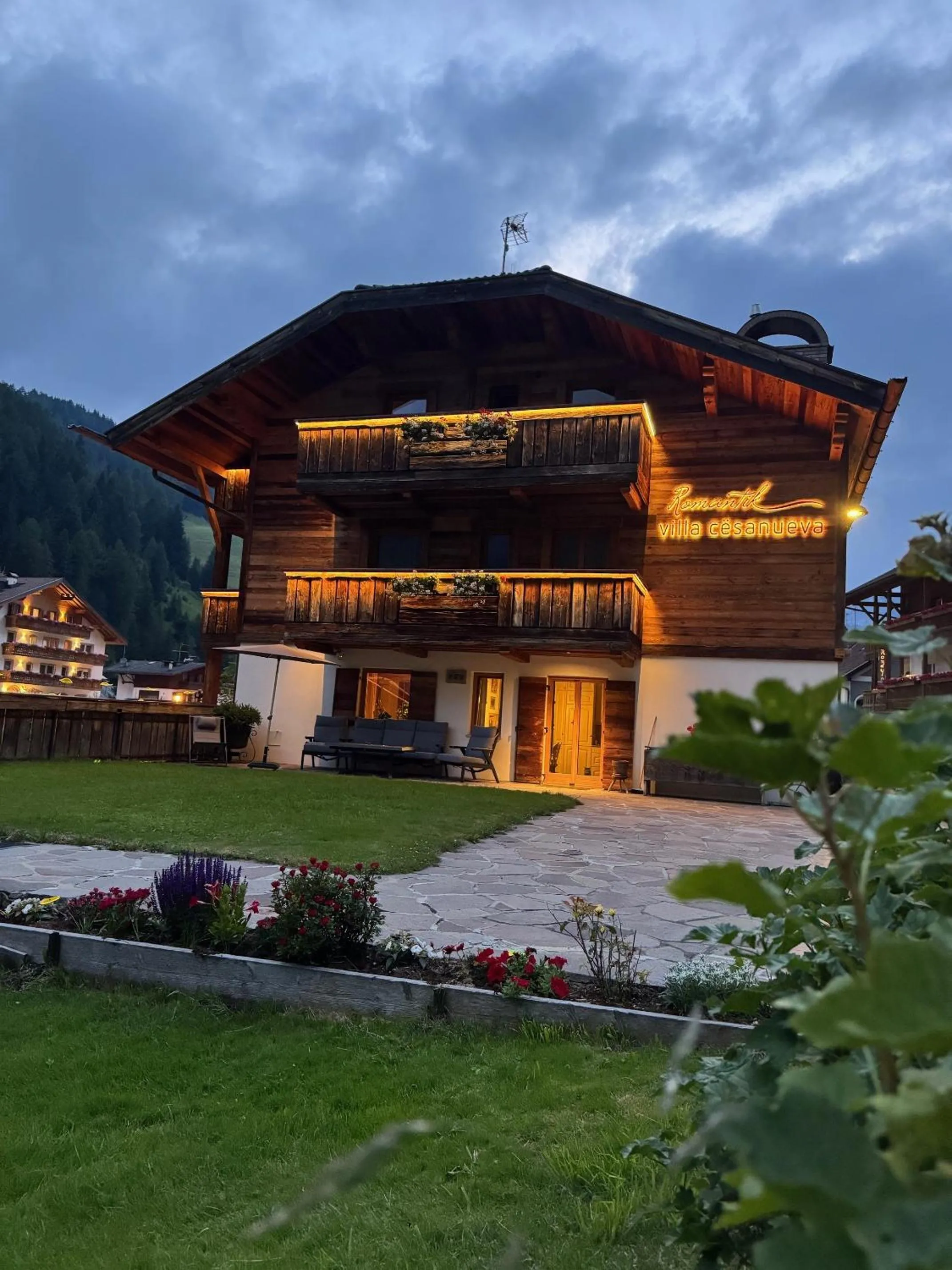 Property building in Romantik Villa Cesanueva