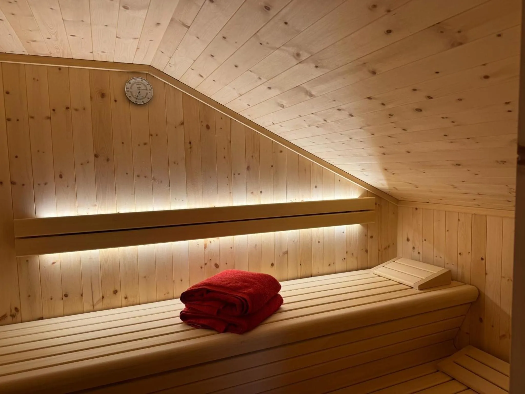 Sauna, Bed in Romantik Villa Cesanueva